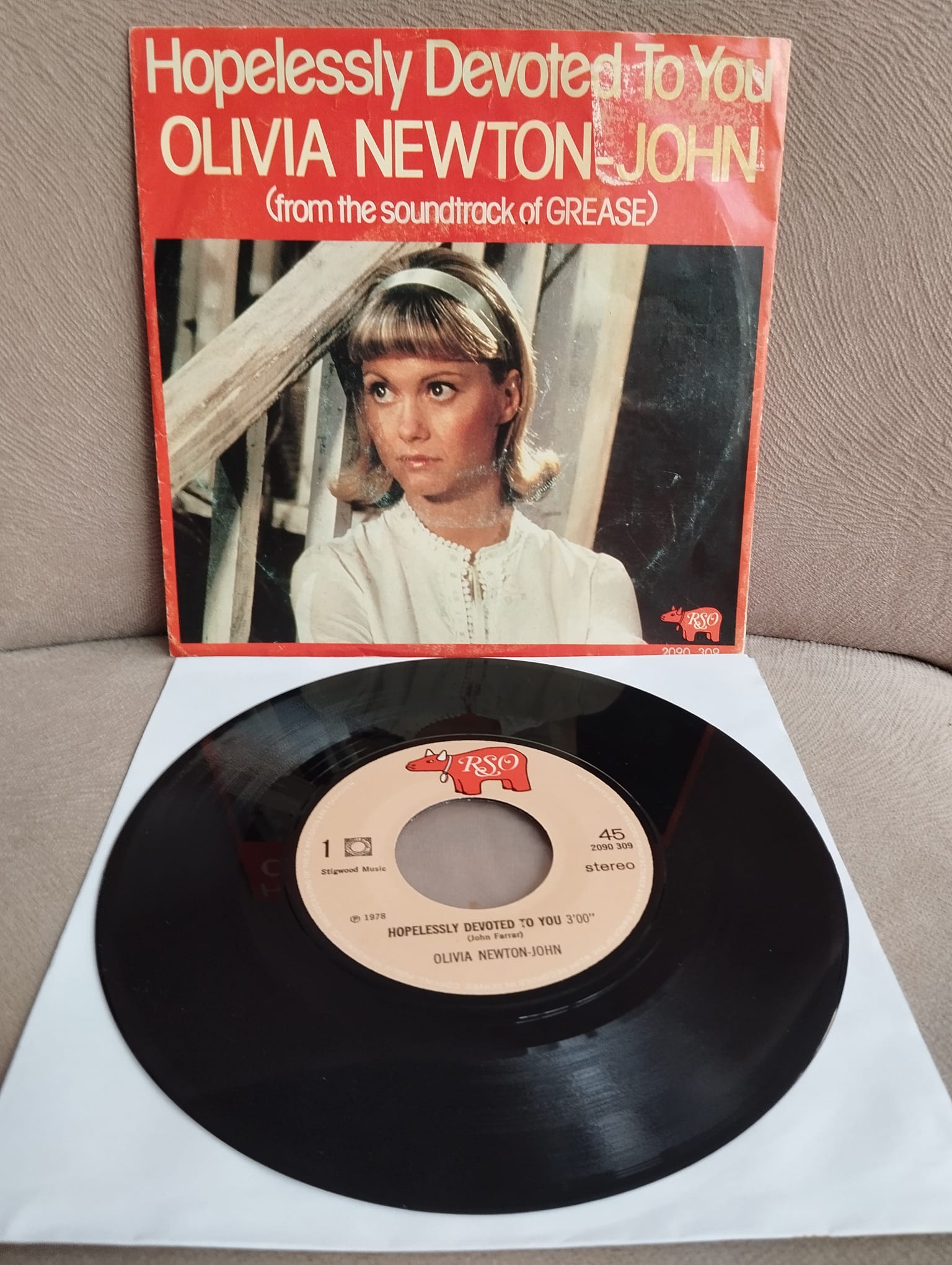 Olivia Newton- John – Hopelessly Devoted To You - 1978 Hollanda Basım 45 lik Plak-2.el
