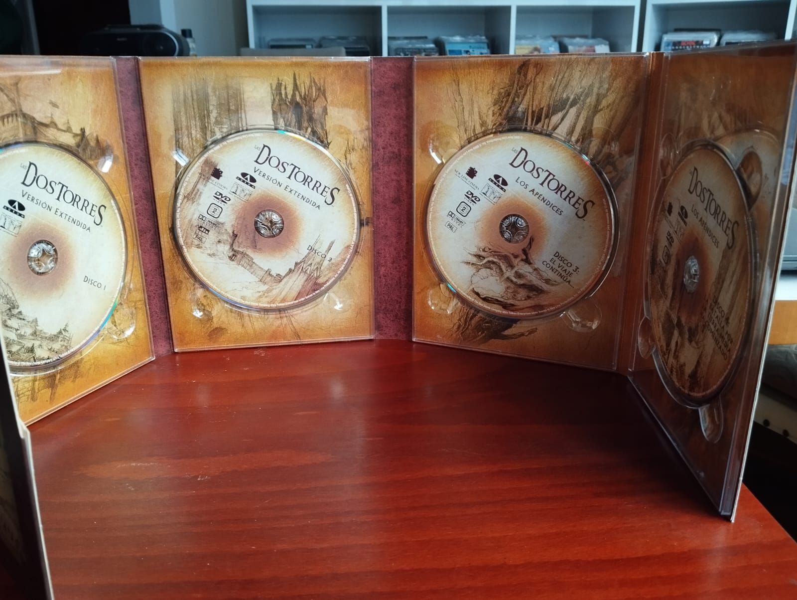 El Señor de los Anillos: La Trilogia (Yüzüklerin Efendisi - İki Kule) -  4x DVD Film