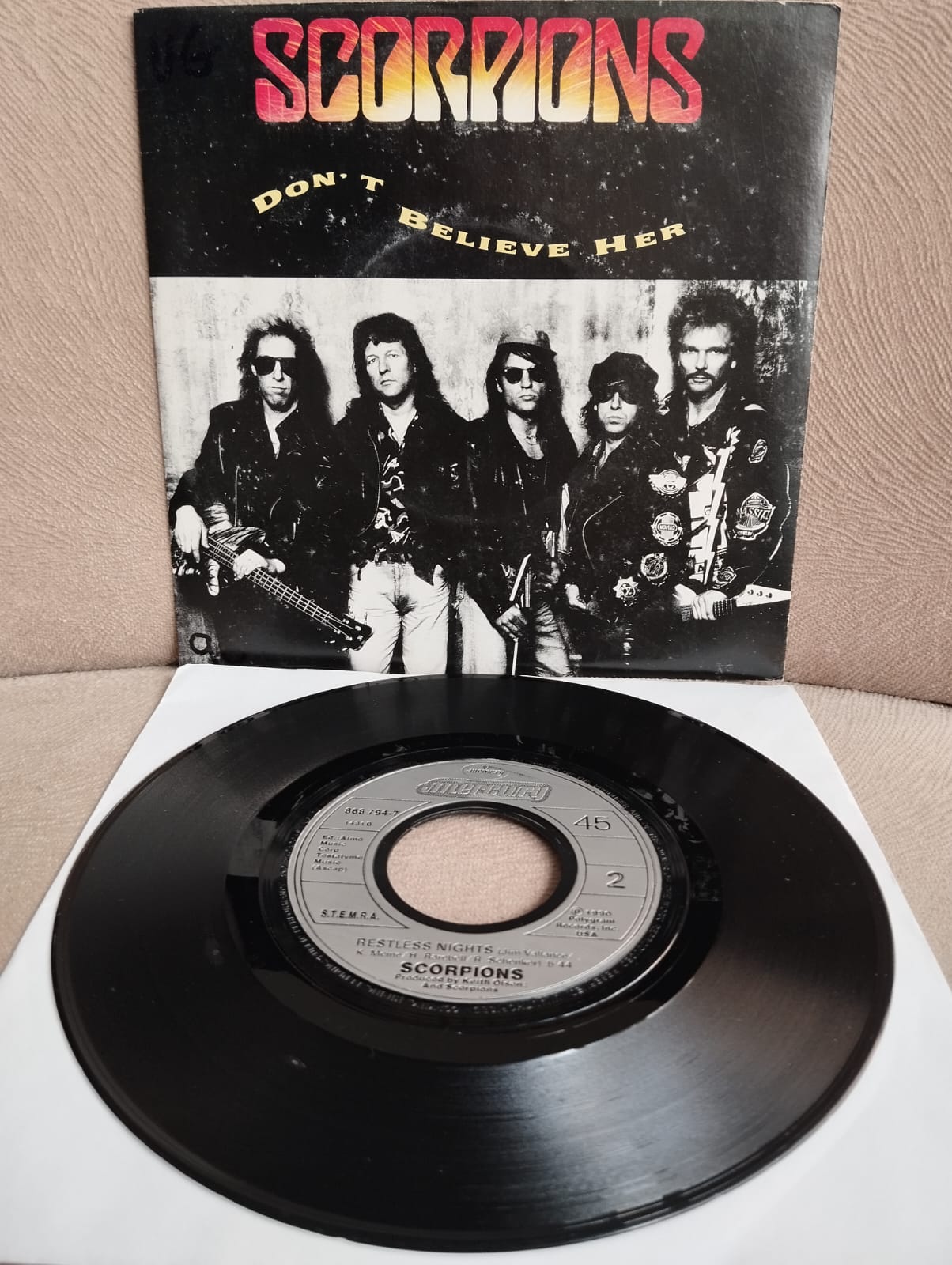 SCORPIONS -  Don’t Believe Her  - 1990 Avrupa Basım 45 LİK PLAK-2.el