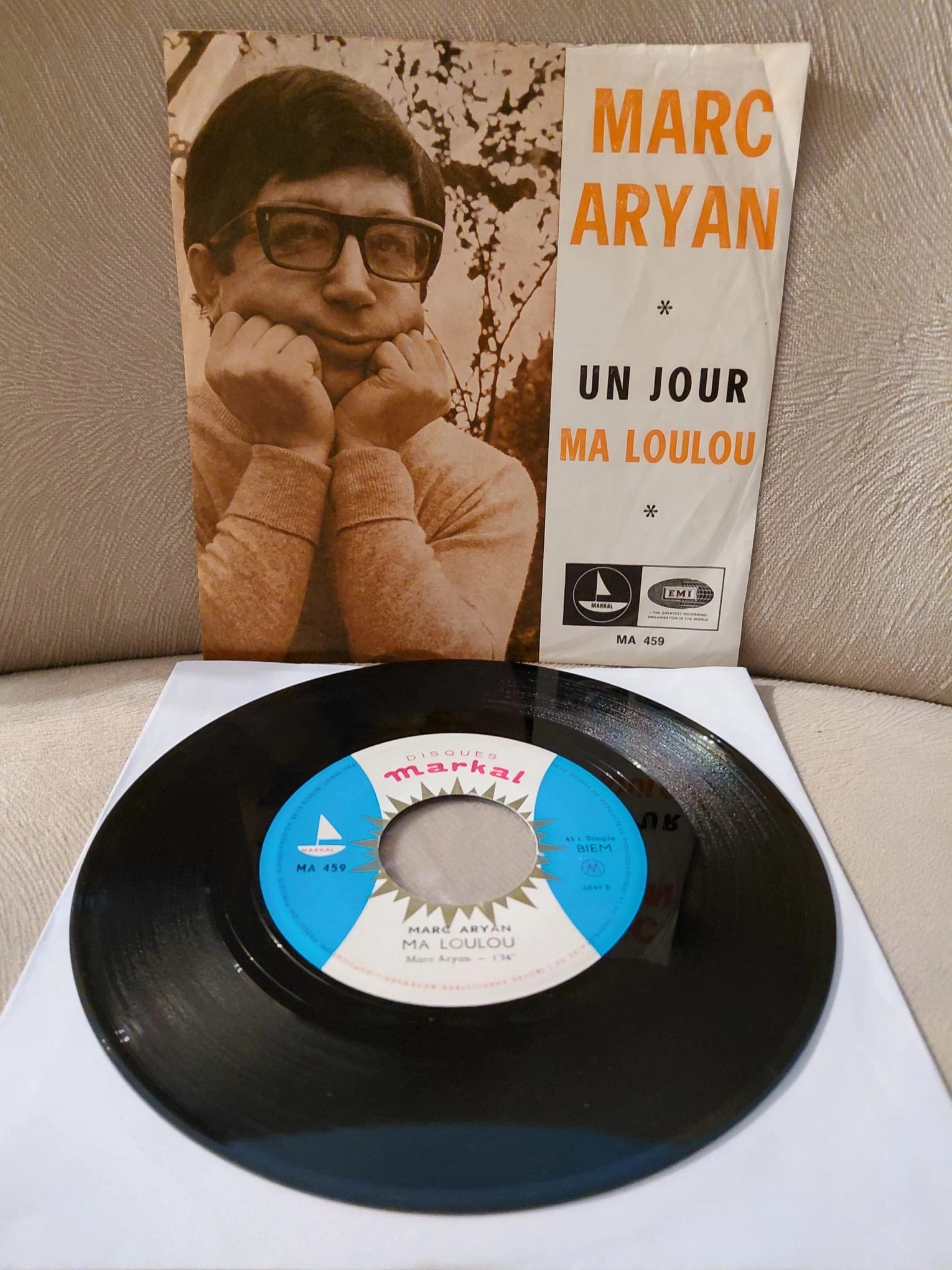 Marc Aryan  -  Un Jour - Avrupa Dönem Basım 45lik Plak