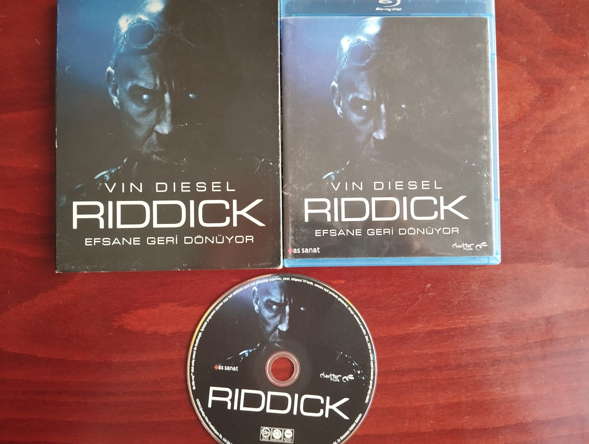 VIN DISESEL -  RIDDICK  -   Blu-ray Disc-2.EL