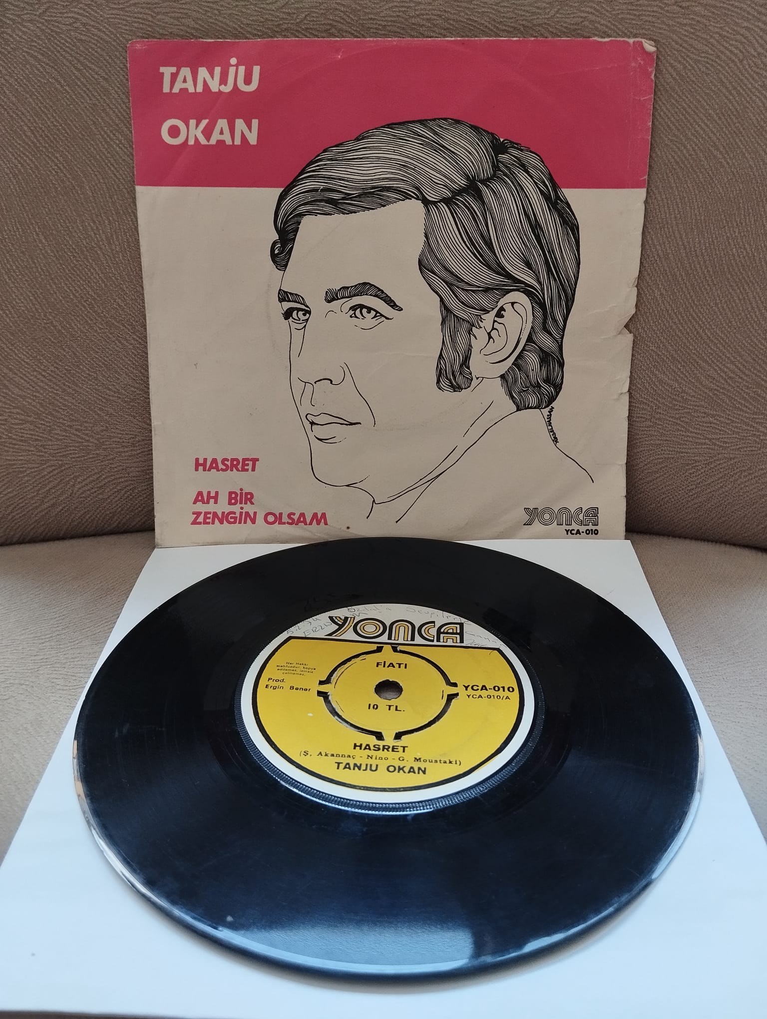 Tanju Okan ‎– Hasret / Ah Bir Zengin Olsam  - 1970 Türkiye Basım  45lik Plak-2.el