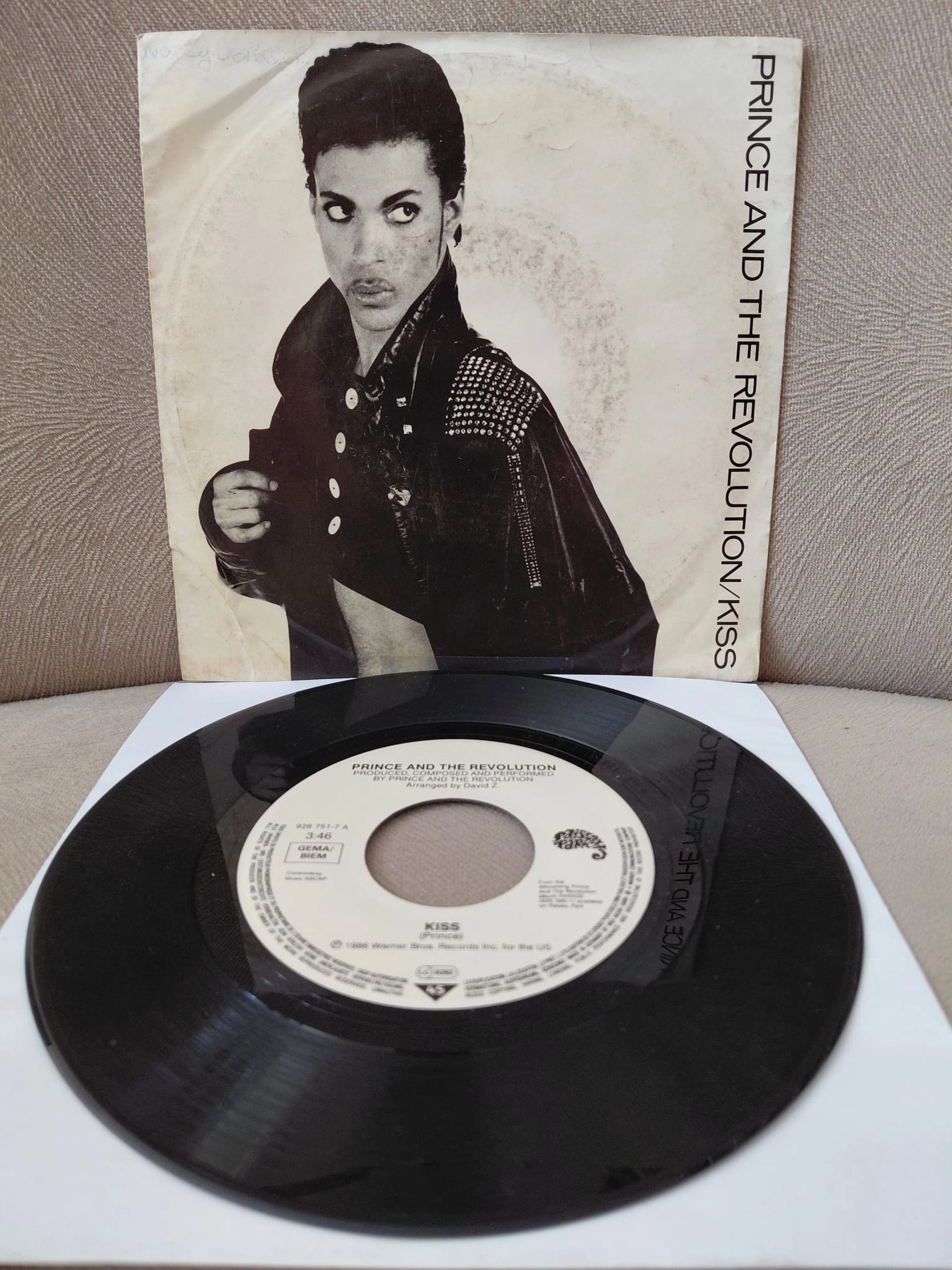 PRINCE  And The Revolution  –  Kiss  -  1986  Almanya Basım  45’lik  Plak