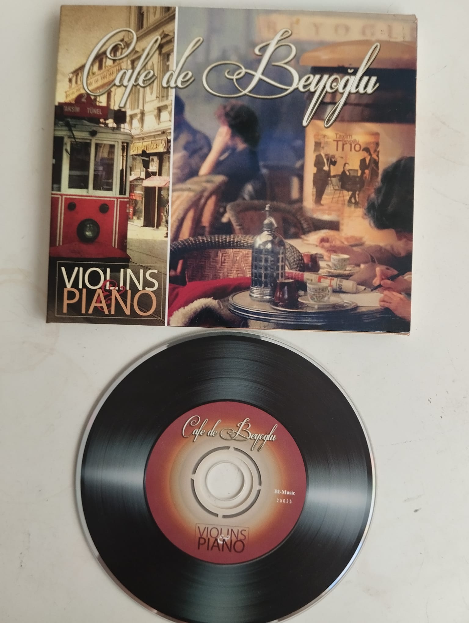 Taxim Beyoğlu Trio – Cafe De Beyoğlu - Violins & Piano – 2011 Avrupa Basım 2. El CD Albüm