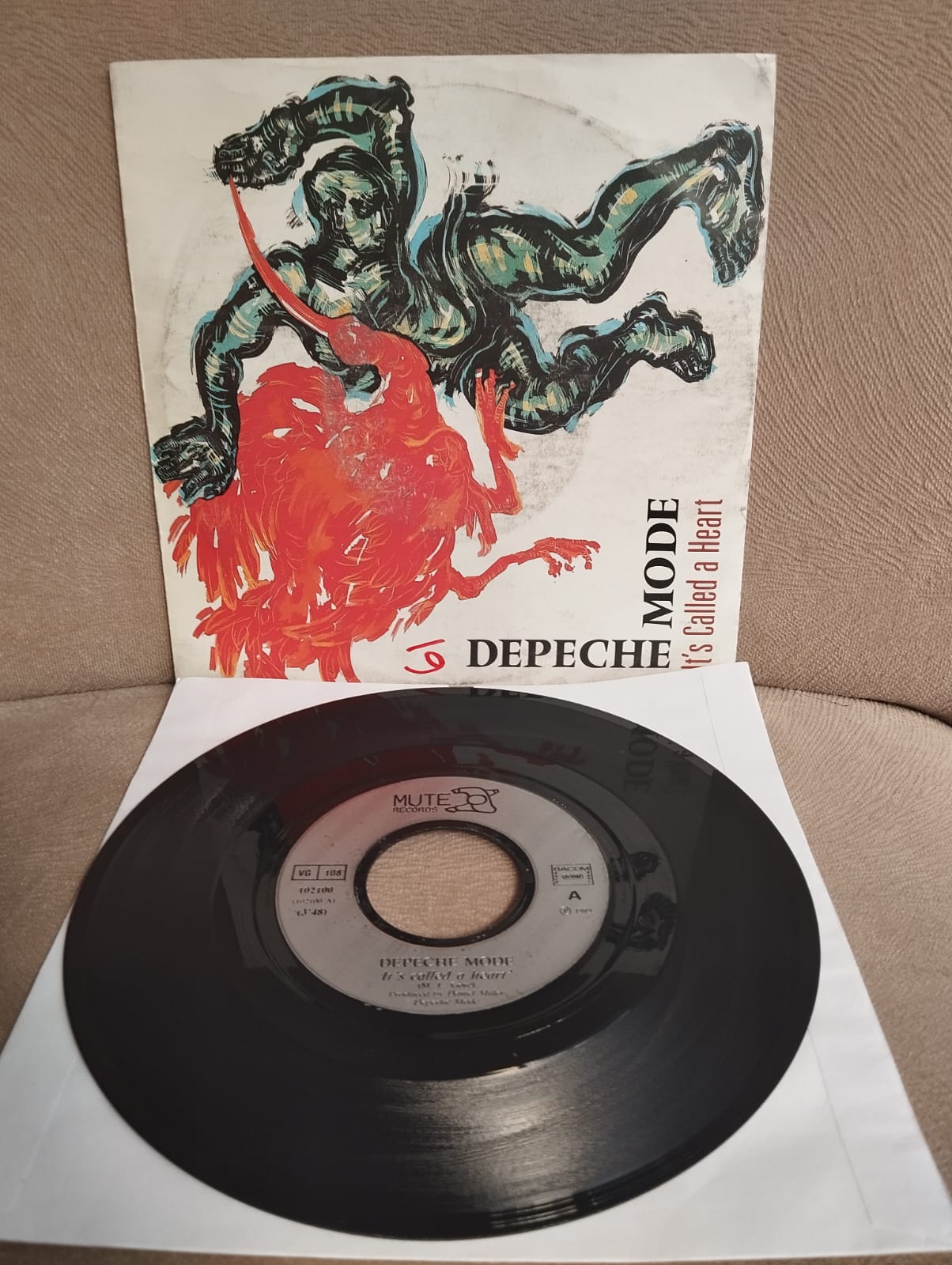 Depeche Mode ‎– It’s Called A Heart - 1985  Fransa Basım 45 lik Plak