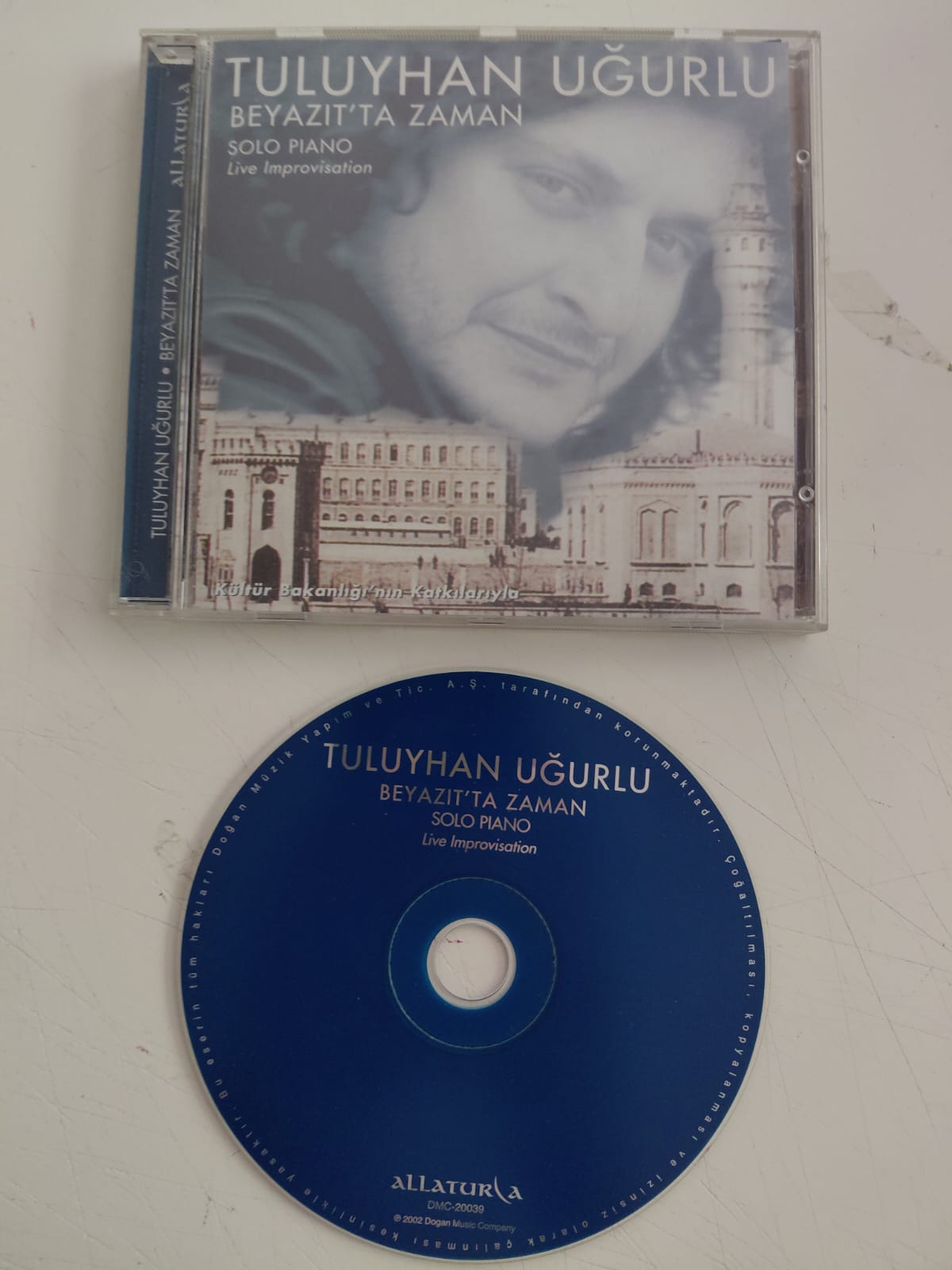 Tuluyhan Uğurlu – Beyazıt’ta Zaman - 2002 Türkiye Basım - CD Albüm-2.el