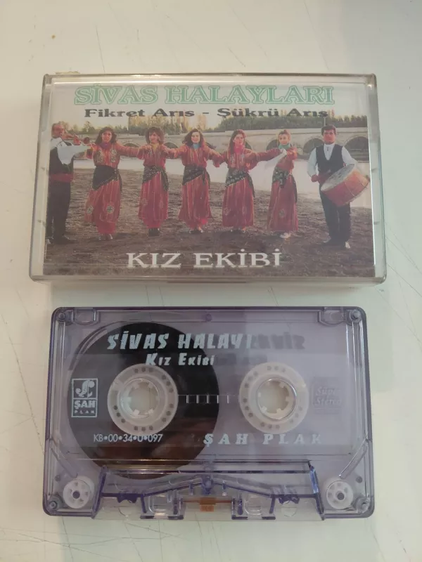 Sivas Halayları -  Fikret Arıs / Şükrü Arıs - 2000 Türkiye Basım  Kaset Albüm-2.El