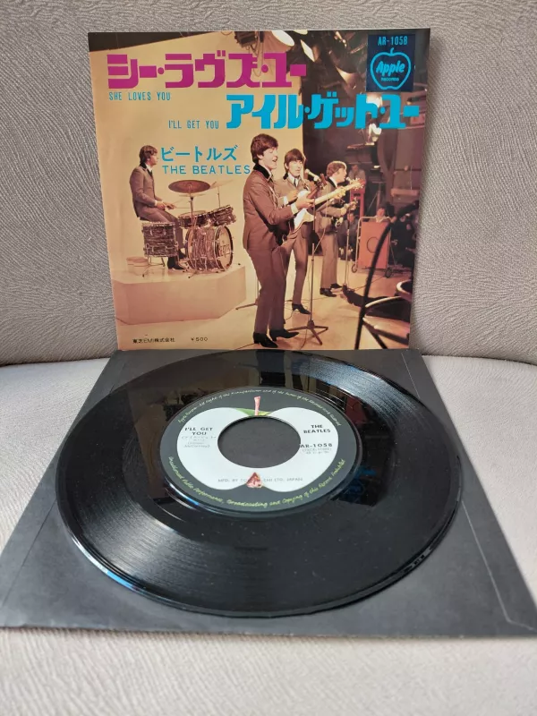 THE BEATLES - She Loves You - Japonya 1963 Basım Nadir 45lik Plak - Temiz 2. el