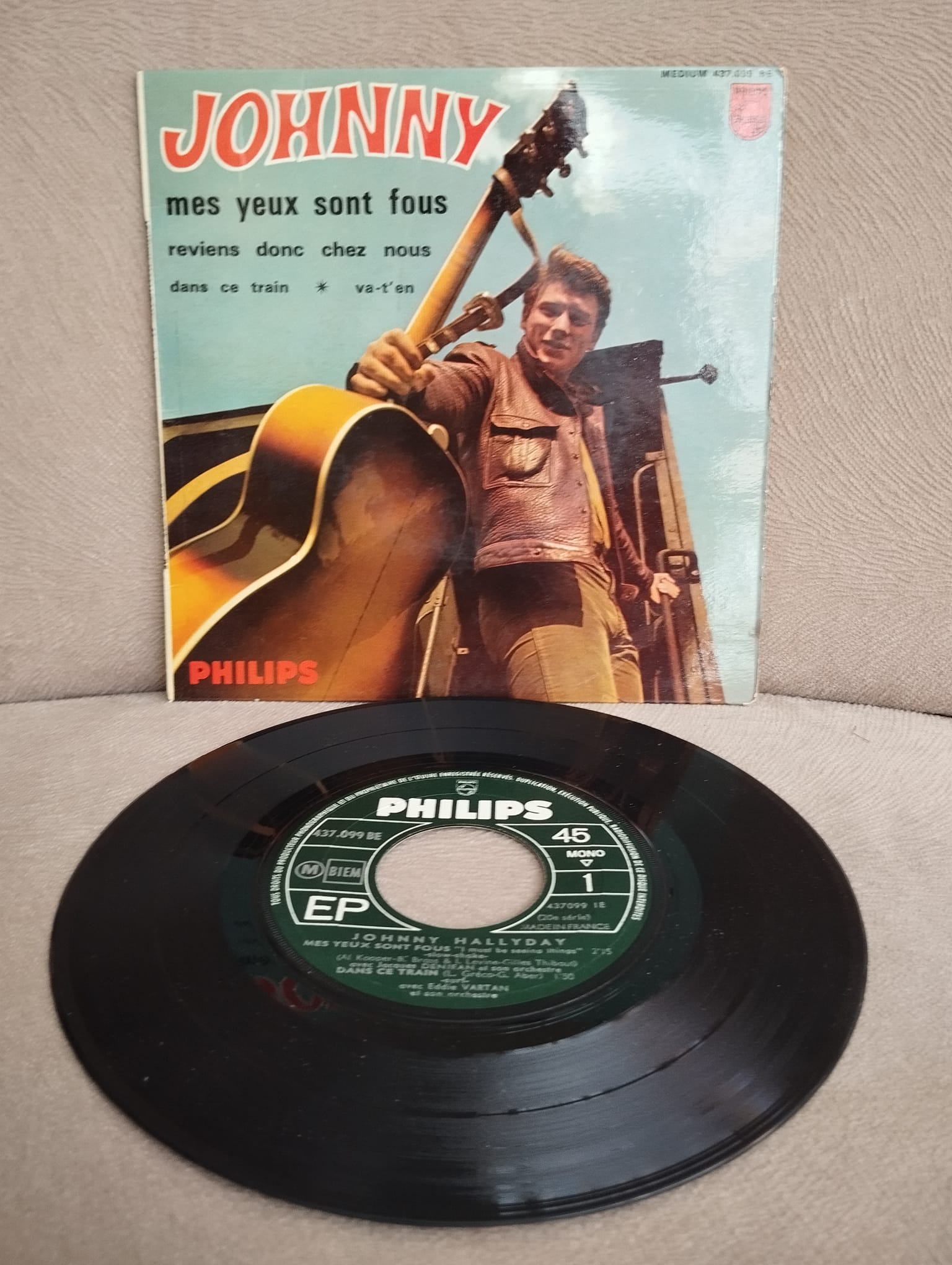 Johnny Hallyday – Mes Yeux Sont Fous - 1965 Fransa Basım 45 LİK EP PLAK