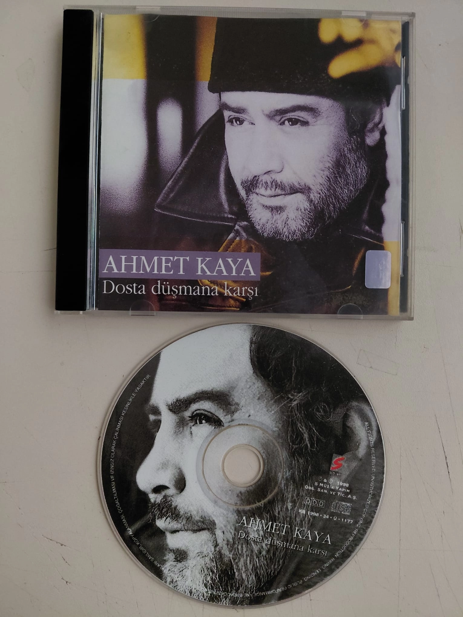 Ahmet Kaya   -   Dosta Düşmana Karşı - 1998  Türkiye  Basım CD Albüm
