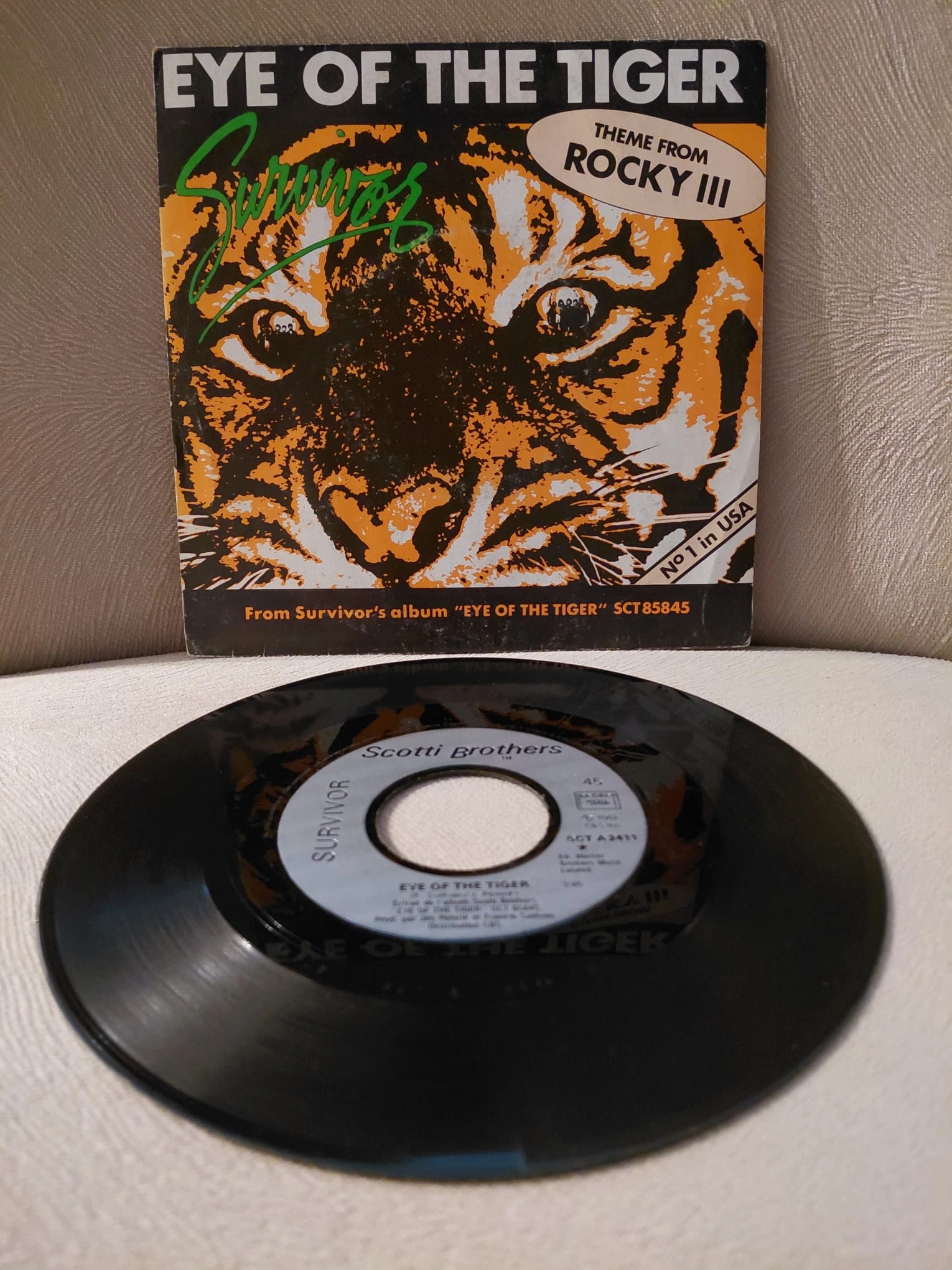 Survivor  –  Eye Of The Tiger ( Rocky III ) -  1982  Fransa Basım 45lik Plak