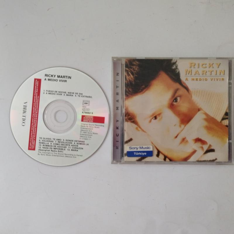 Ricky Martin / A Medio Vivir - 1995 Avrupa Basım - 2. El CD Albüm