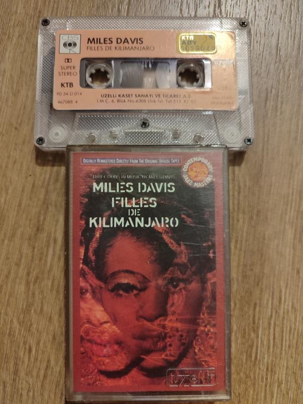 MILES DAVIS - Filles De Kilimanjaro - 1990 Türkiye Basım Kaset Albüm 2.el