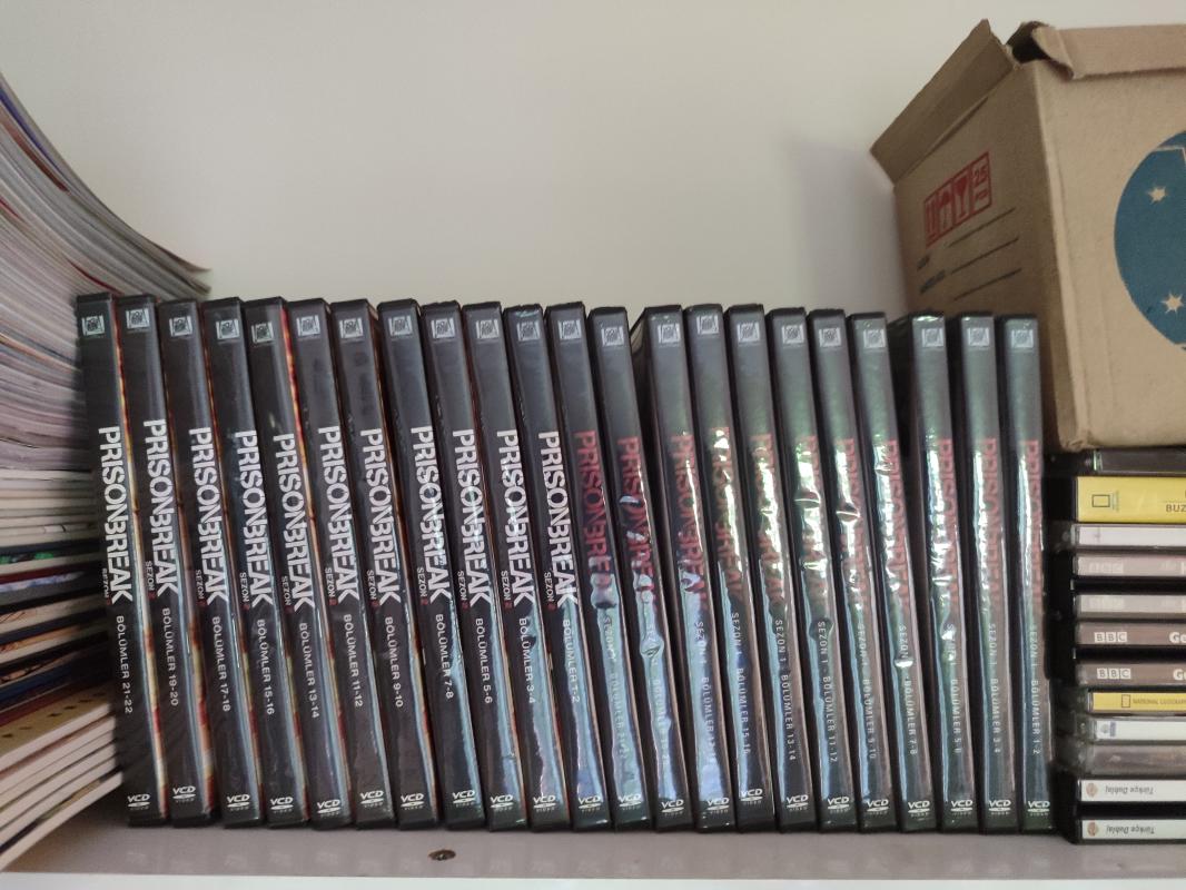 PRISON BREAK - 1. VE 2. SEZON TÜM BÖLÜMLER SET HALİNDE - 44 BÖLÜM 22 VCD 2.el