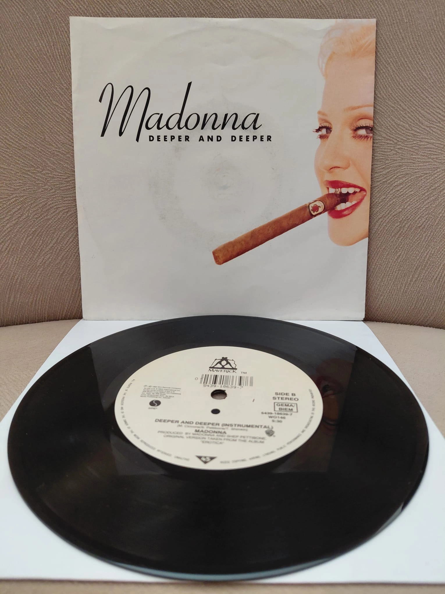 Madonna  –  Deeper And Deeper -  1992  İngiltere Basım 45’lik  Plak