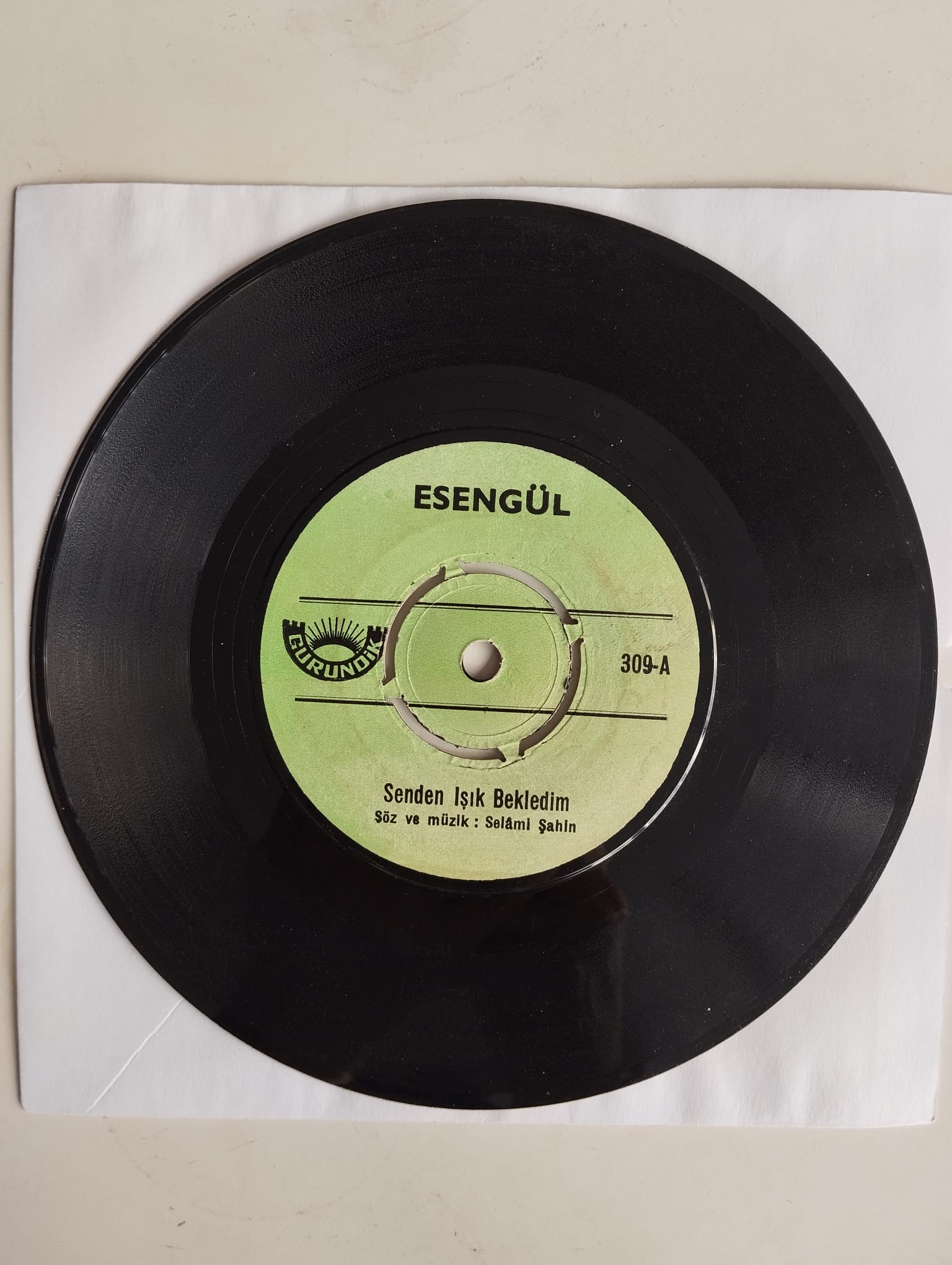 Esengül – Senden Işık Bekledim / Sevip Koklayacağım  - 1972 Türkiye Basım  45 lik Plak