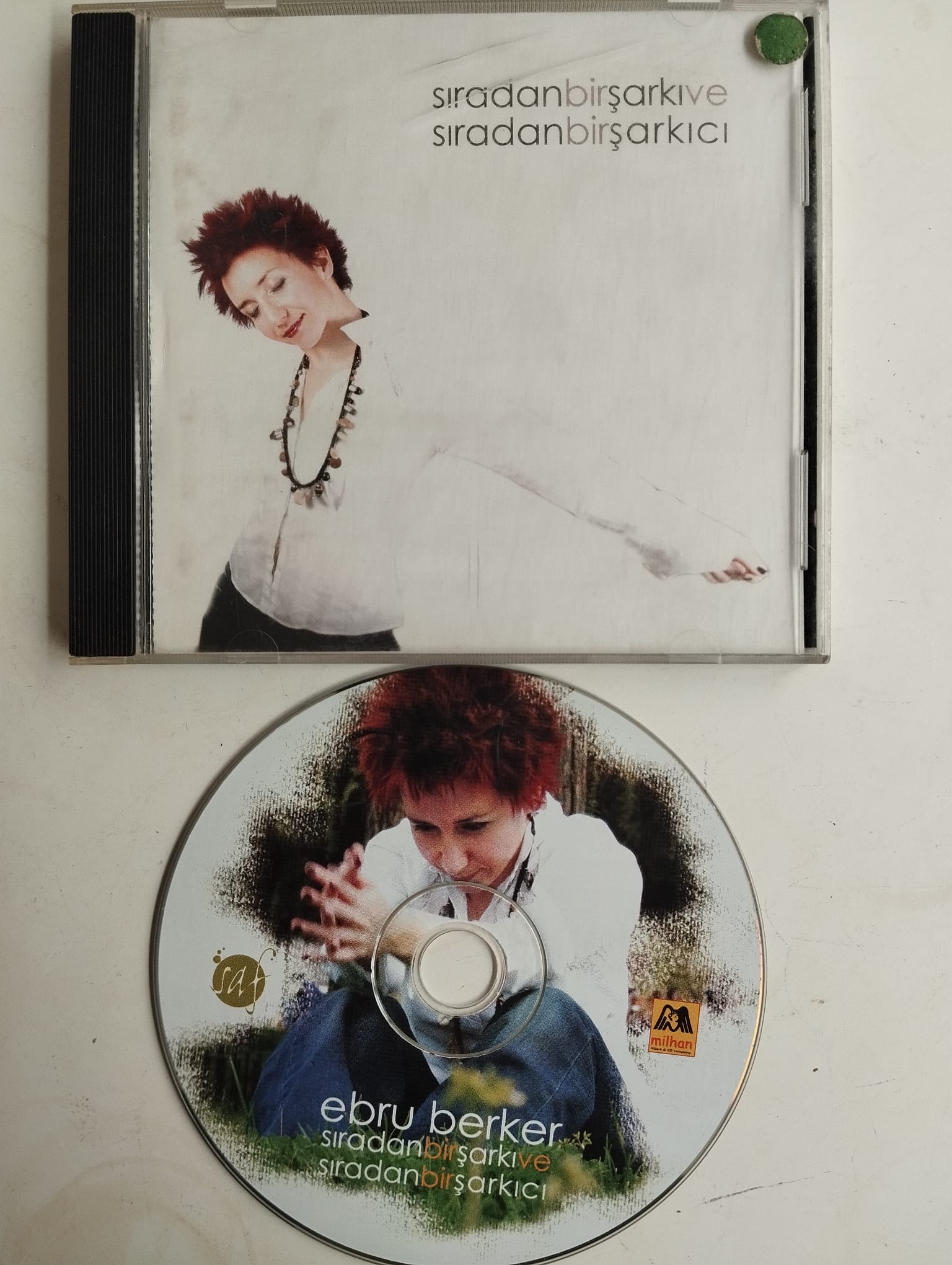 Ebru Berker - Sıradan Bir Şarkı Ve Sıradan Bir Şarkıcı -  Türkiye Basım 2. El CD Albüm