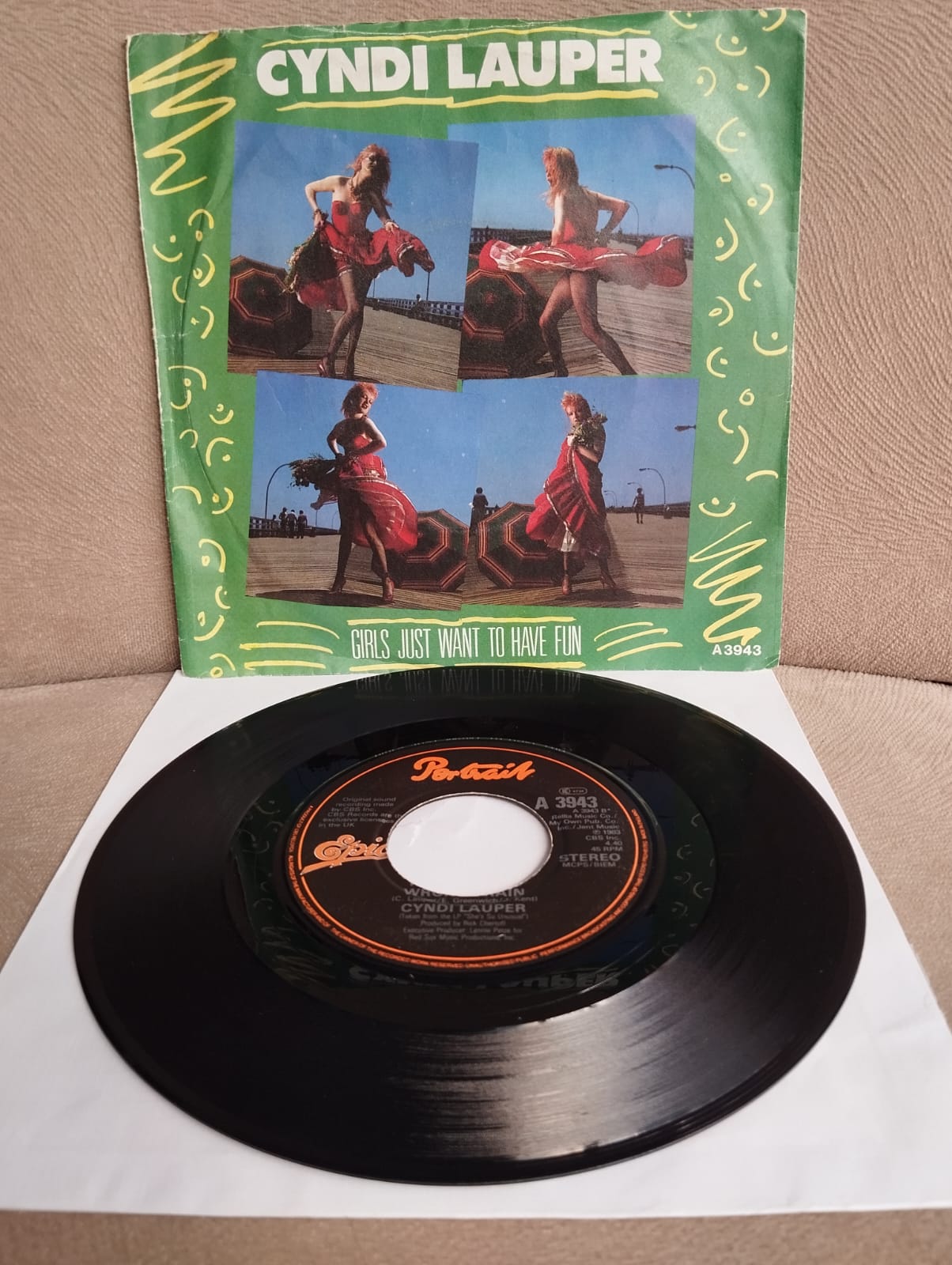 CYNDI LAUPER - Girls Just Want To Have Fun  - 1983 İngiltere Basım 45lik Plak