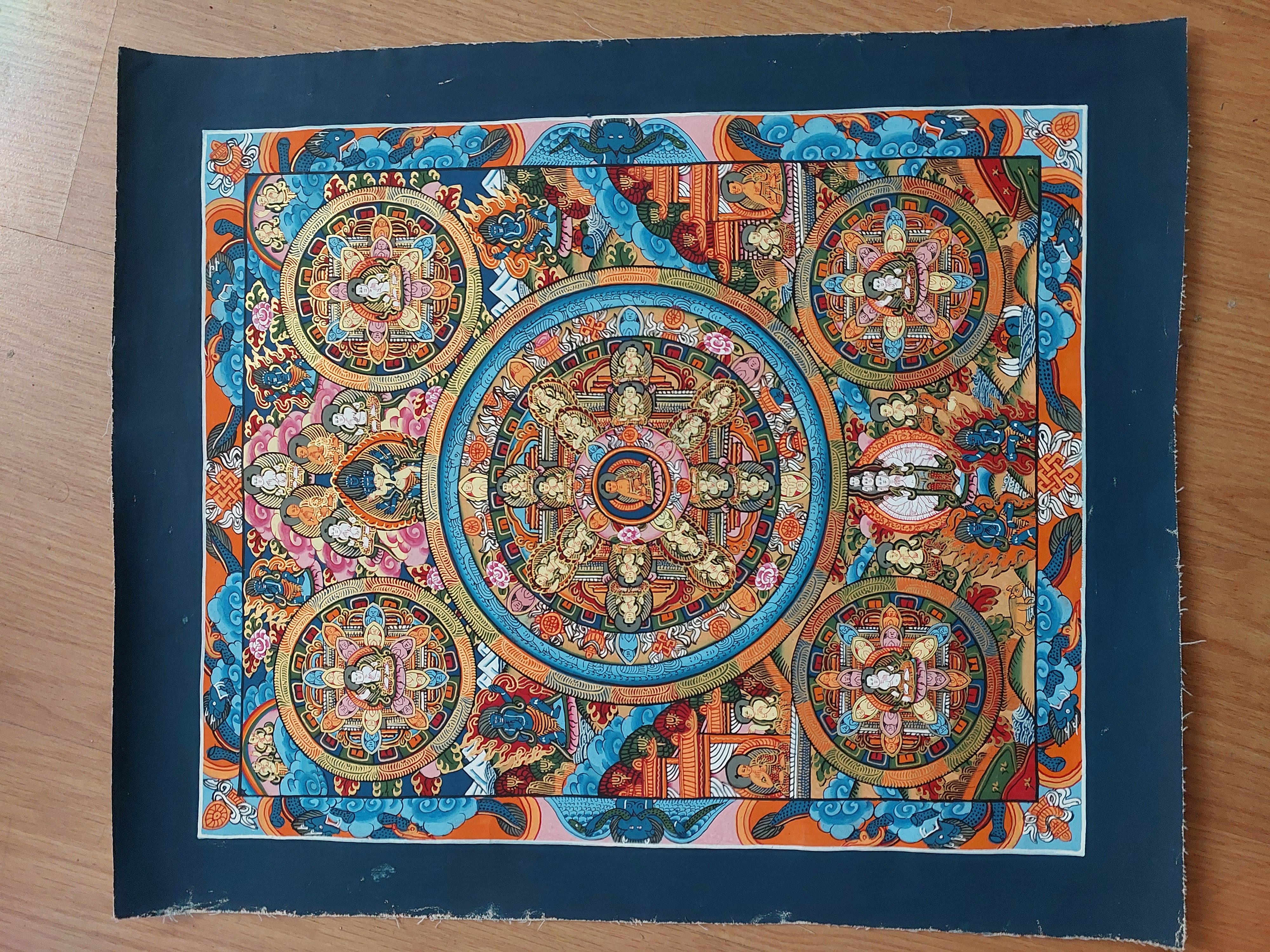 ORJİNAL NEPAL EL YAPIMI MANDALA ( BEŞ BUDHA ) -Simli Boyalarla Çizilmiş,Meditatif 34cmX40cm Ebatlarında