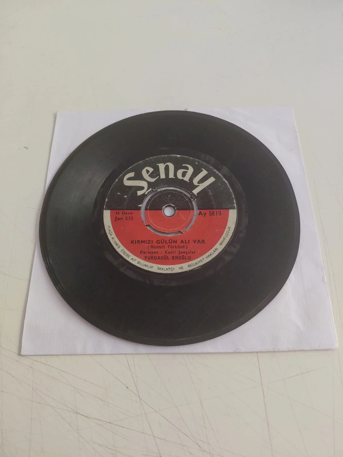 Yurdagül Eroğlu – Kırmızı Gülün Alı Var - Türkiye Basım 45’lik Plak-Kapaksız - 2.el