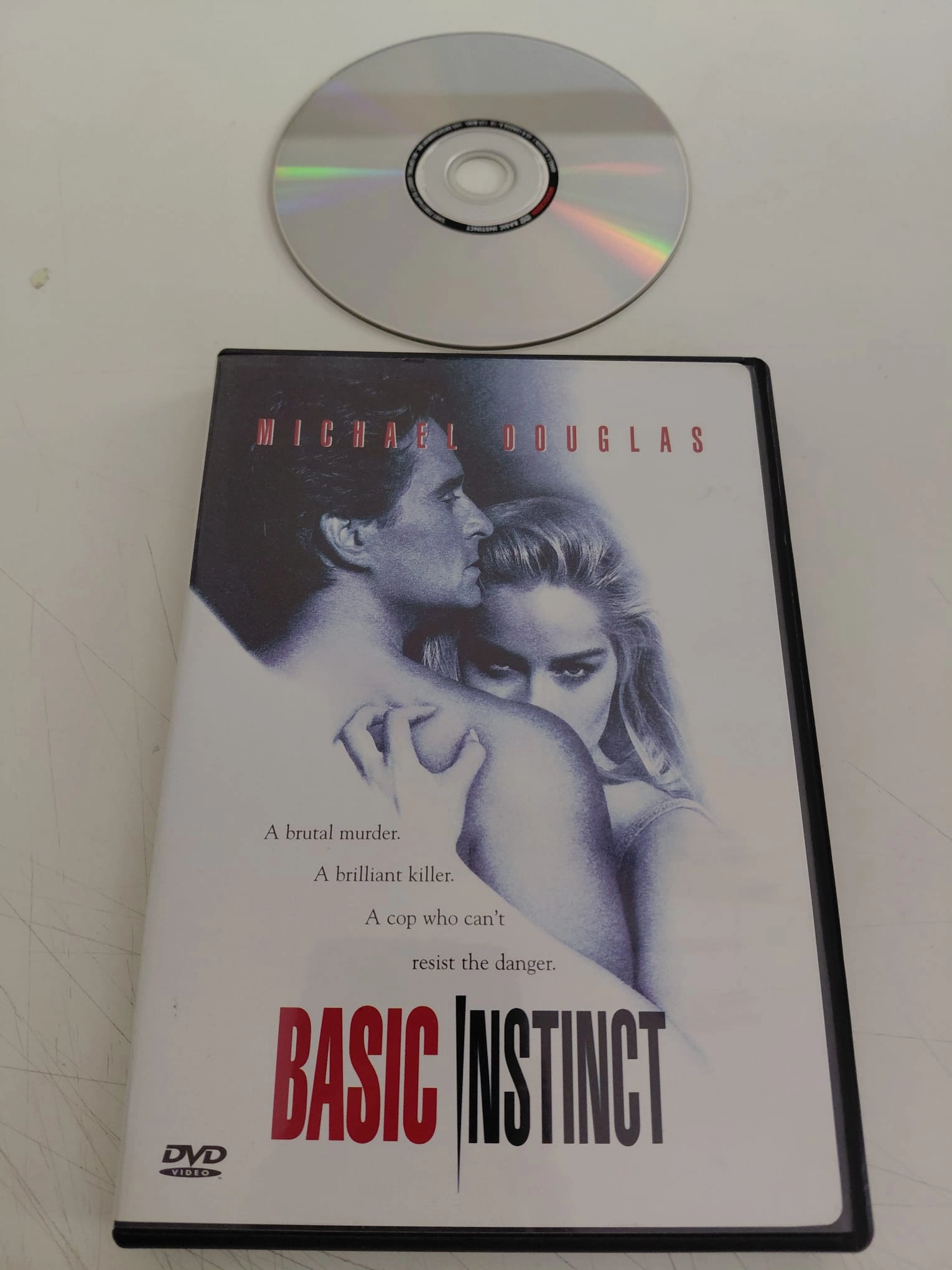 Basic İnstinct (Temel İçgüdü )  -DVD Film / Türkçe altyazı yoktur-2.el