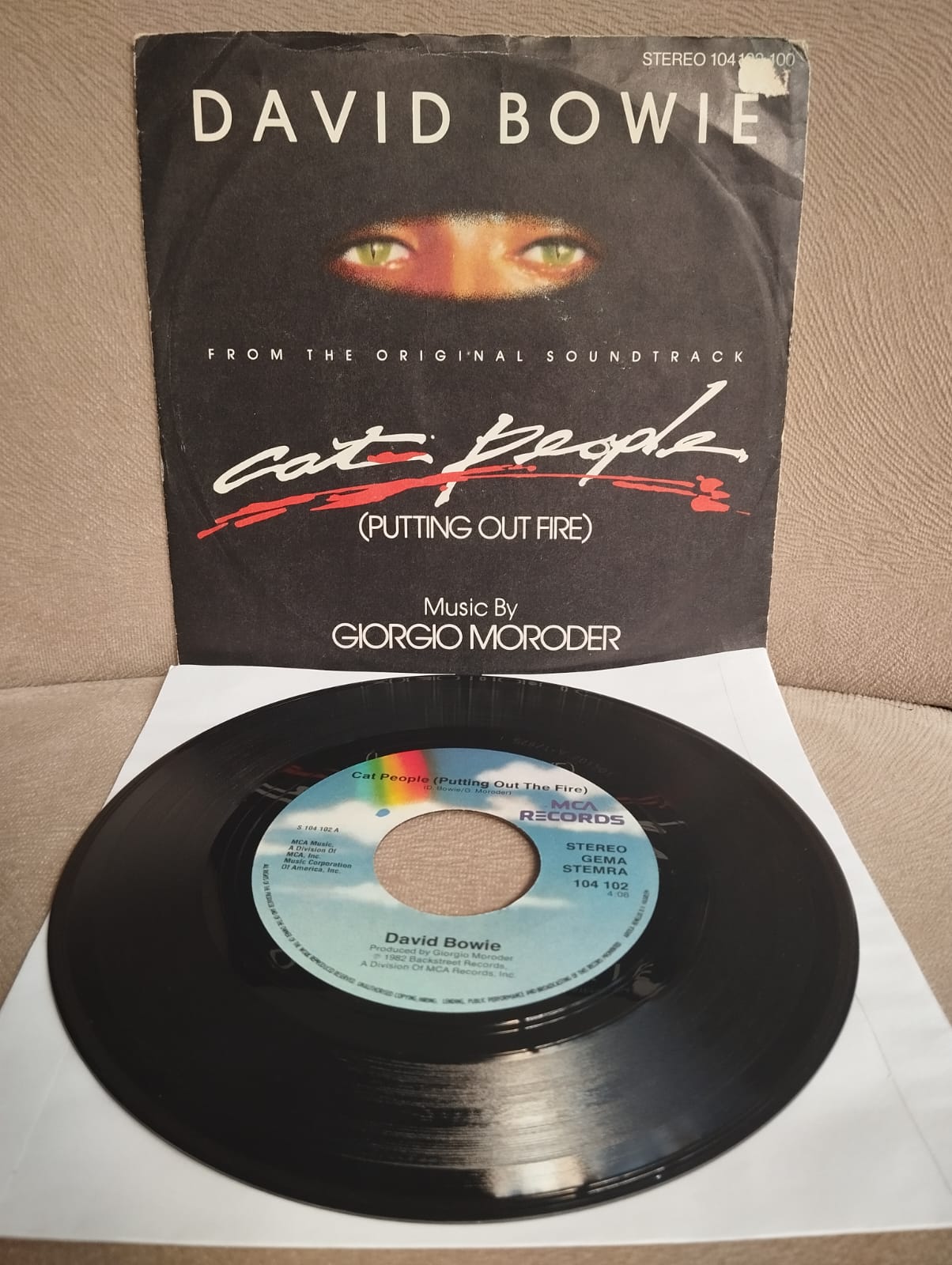 David Bowie – Cat People (Putting Out Fire) - 1982 Almanya Basım 45 lik Plak