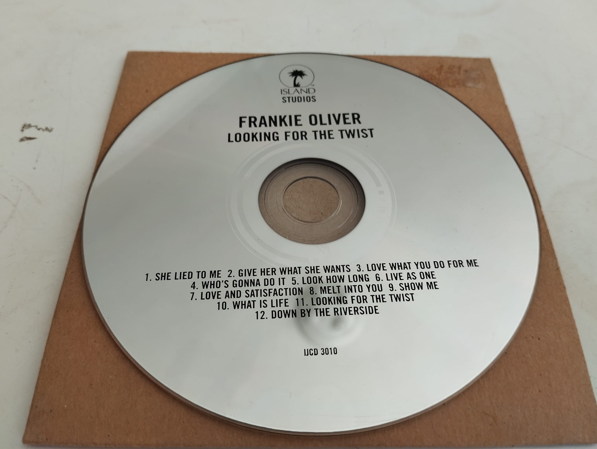 Frankie Oliver – Looking For The Twist - 1997 Avrupa Basım - 2. El CD Albüm