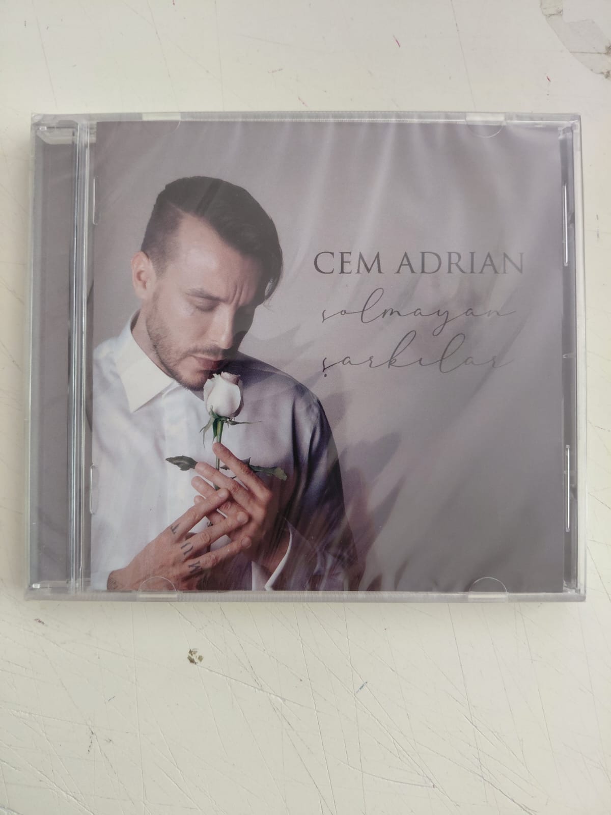 Cem Adrian – Solmayan Şarkılar - 2021 Türkiye Basım - CD Albüm/Açılmamış Ambalajlı