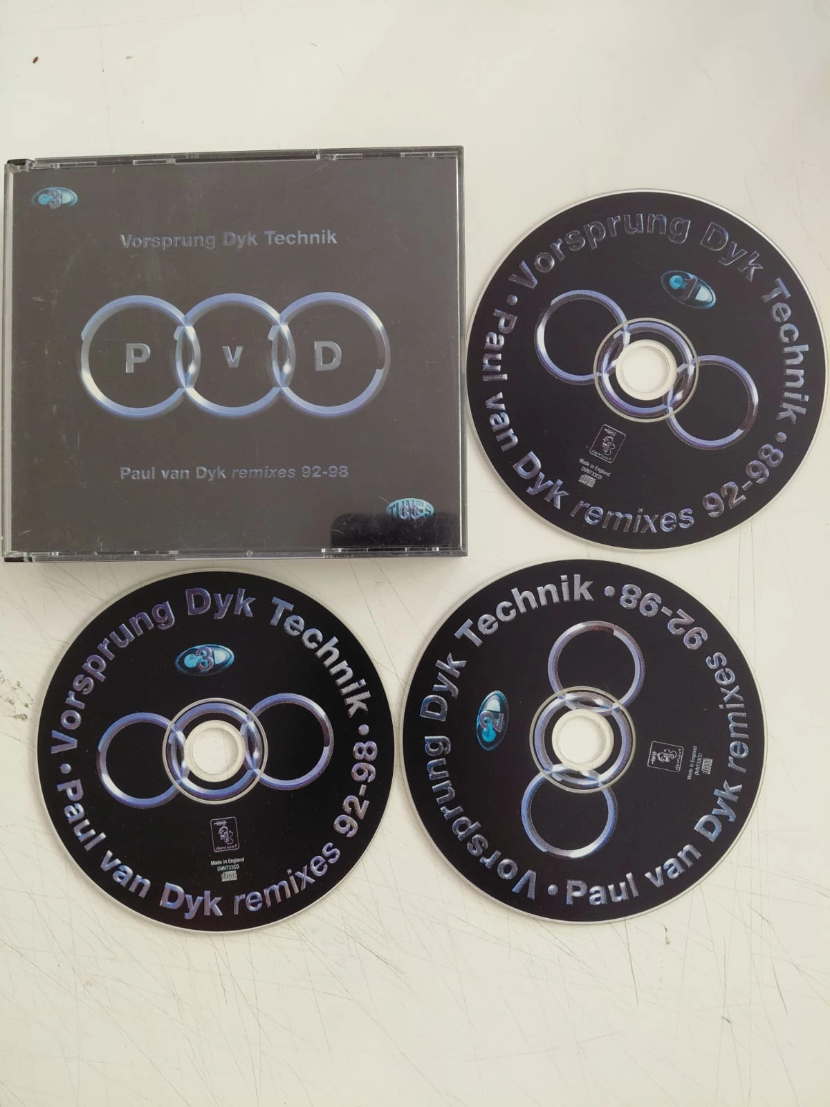 Paul van Dyk – Vorsprung Dyk Technik (Remixes 92-98)  - 1998 İngiltere Basım  3xCD  Albüm-2.el