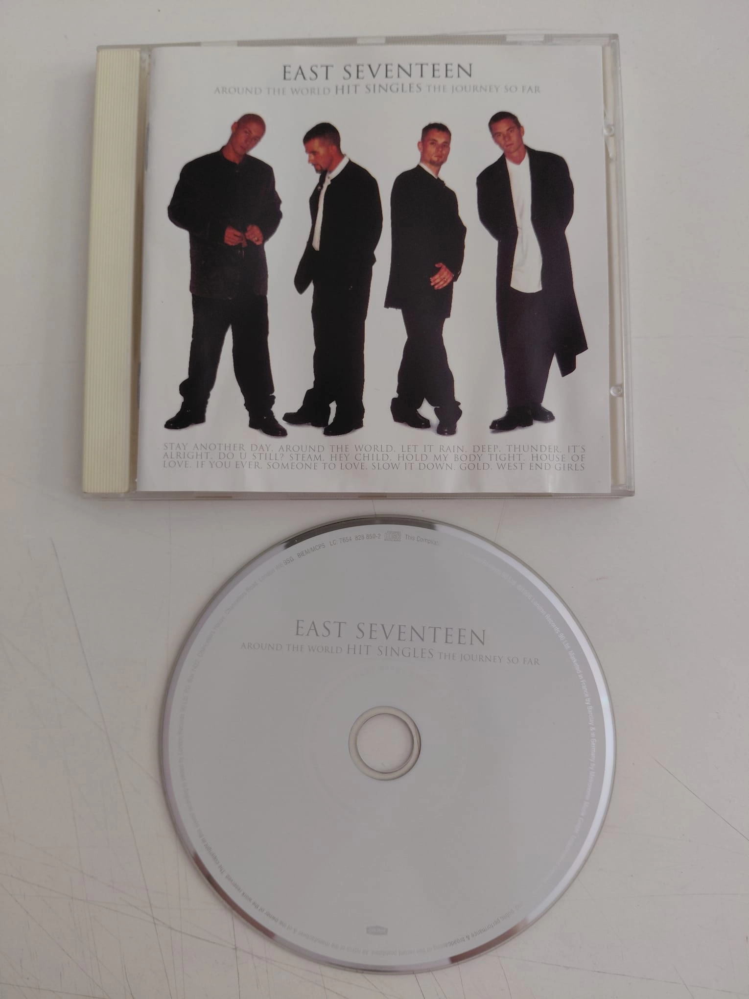 East Seventeen – Around The World - Hit Singles  - 1996  Avrupa  Basım - CD Albüm-2.el