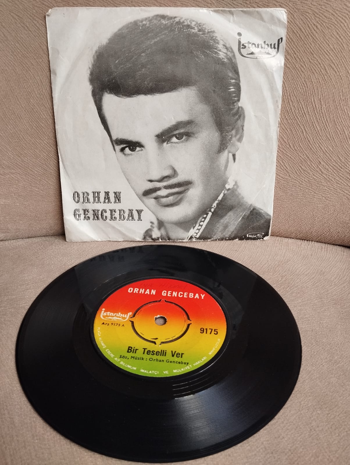 Orhan Gencebay – Bir Teselli Ver / Yorgun Gözler  - 1971 Türkiye Basım  45 lik Plak