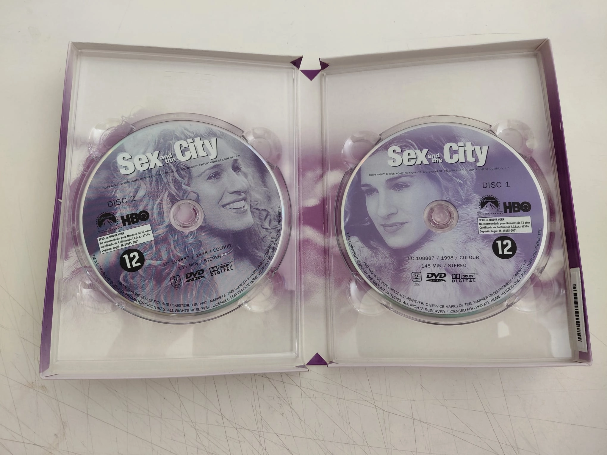 SEX AND THE CITY - SEZON   1  - DVD Film/Türkçe altyazı yoktur.