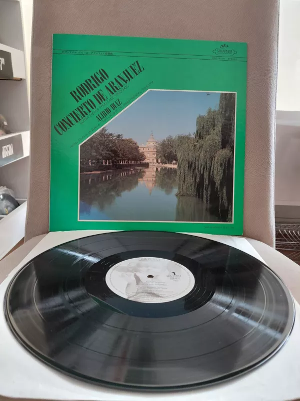RODRIGO GİTAR KONÇERTOSU ( Concierto De Aranjuez)/ Alirio Díaz - Japonya Dönem Basım- LP Plak-2.el