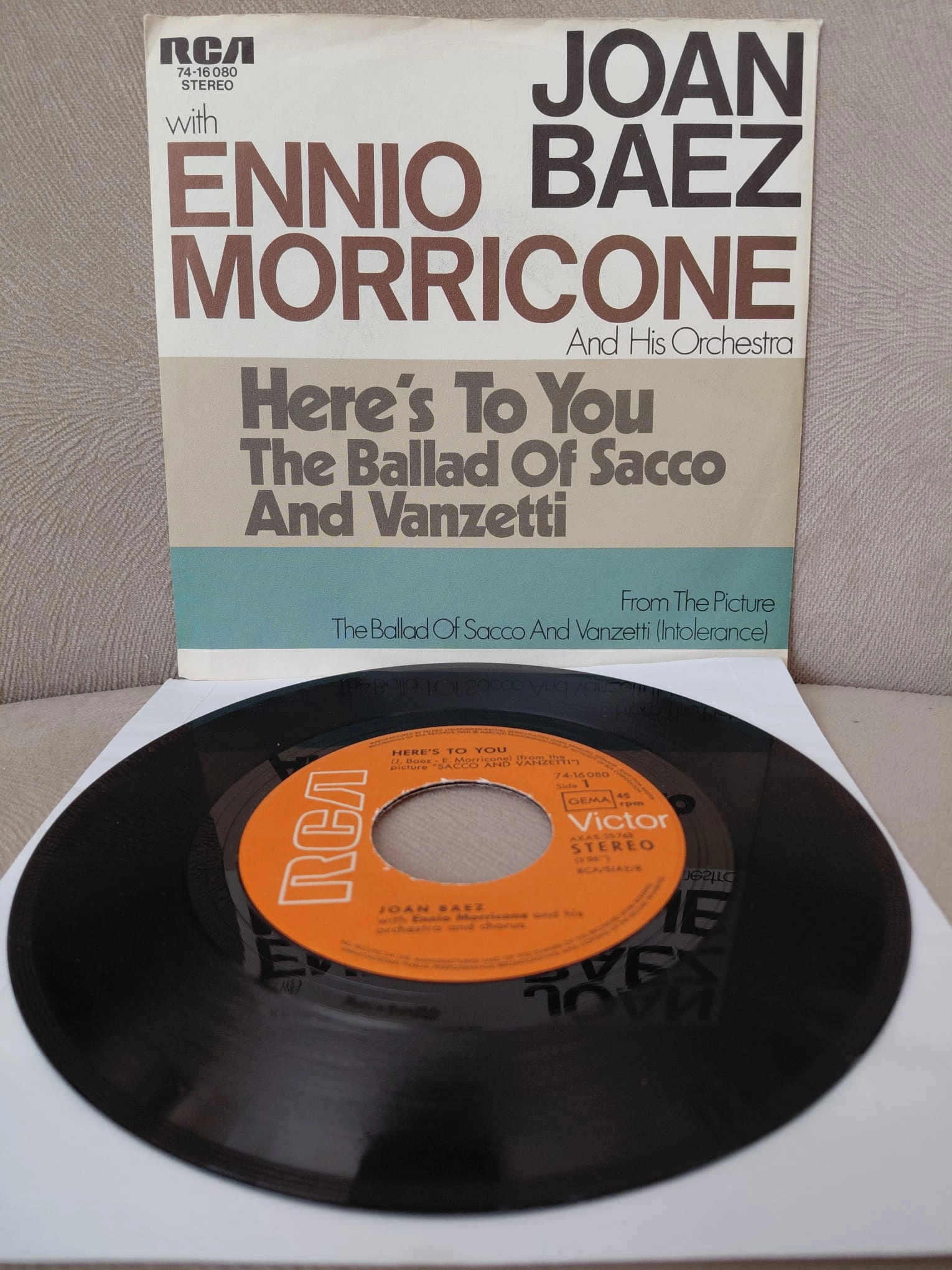 Joan Baez With Ennio Morricone And His Orchestra – Here’s To You - 1971 Almanya Basım 45 lik Plak