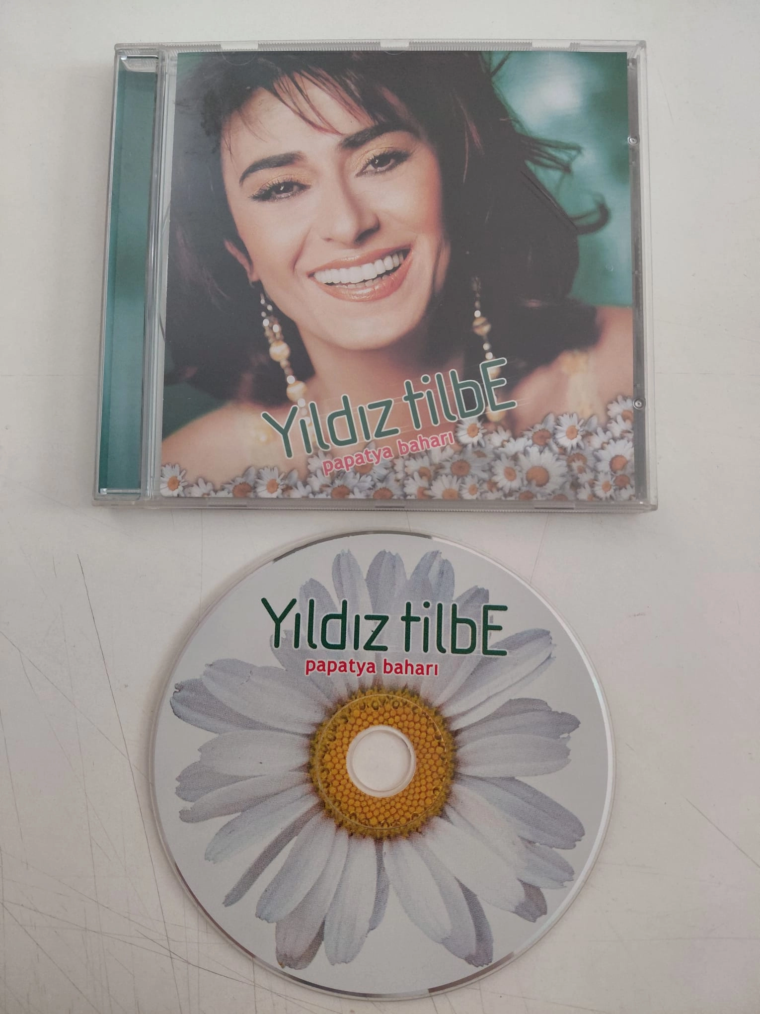 Yıldız Tilbe – Papatya Baharı - 2005 Türkiye Basım - CD Albüm-2.el