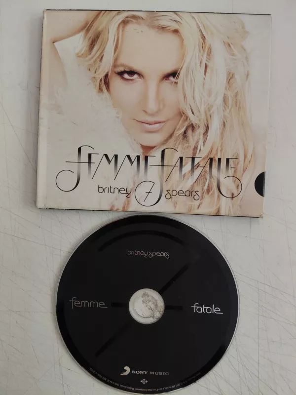 Britney Spears – Femme Fatale - 2011 Avrupa Basım CD Albüm-2.el