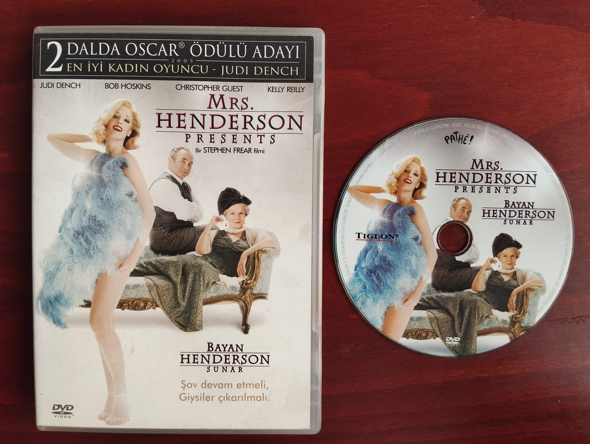 Mrs. Henderson Presents - Bayan Henderson Sunar  -  DVD Film -2.El