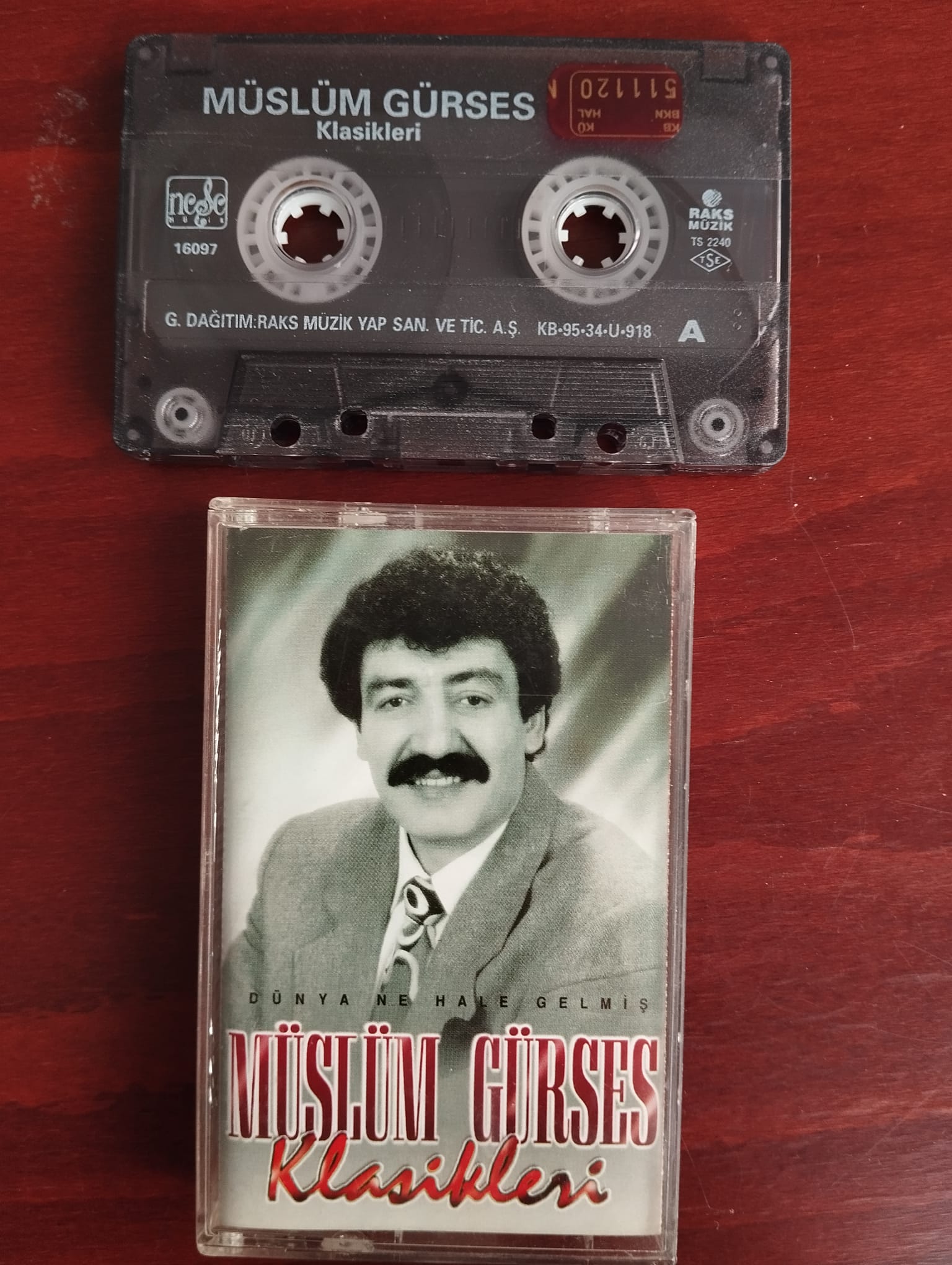Müslüm Gürses – Klasikleri / Dünya Ne Hale Gelmiş - 1995 Türkiye Basım Kaset -2.EL