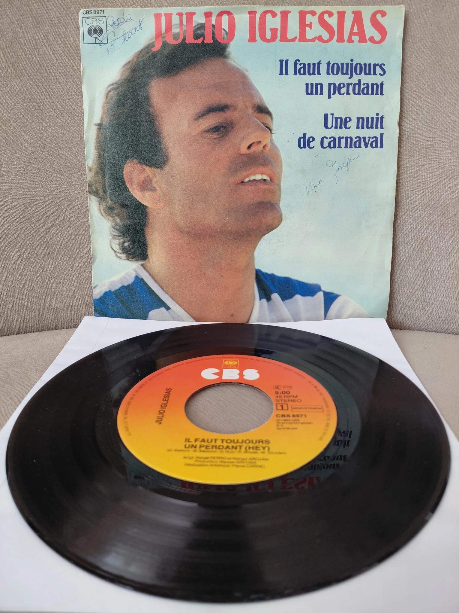 Julio Iglesias – Il Faut Toujours Un Perdant / Une Nuit De Carnaval - 1980 Hollanda Basım 45 lik Plak