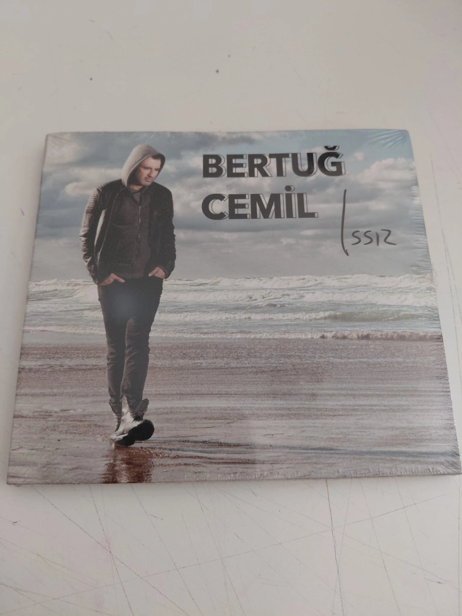 Bertuğ Cemil – Issız  - 20014 Türkiye Basım - CD Albüm /Açılmamış Ambalajlı