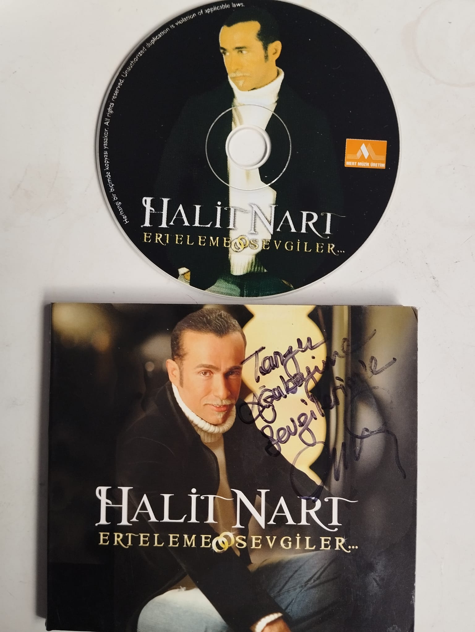 Halit Nart / Erteleme Sevgiler  –    Türkiye Basım  2. El CD  Albüm-İthaflı İmzalı