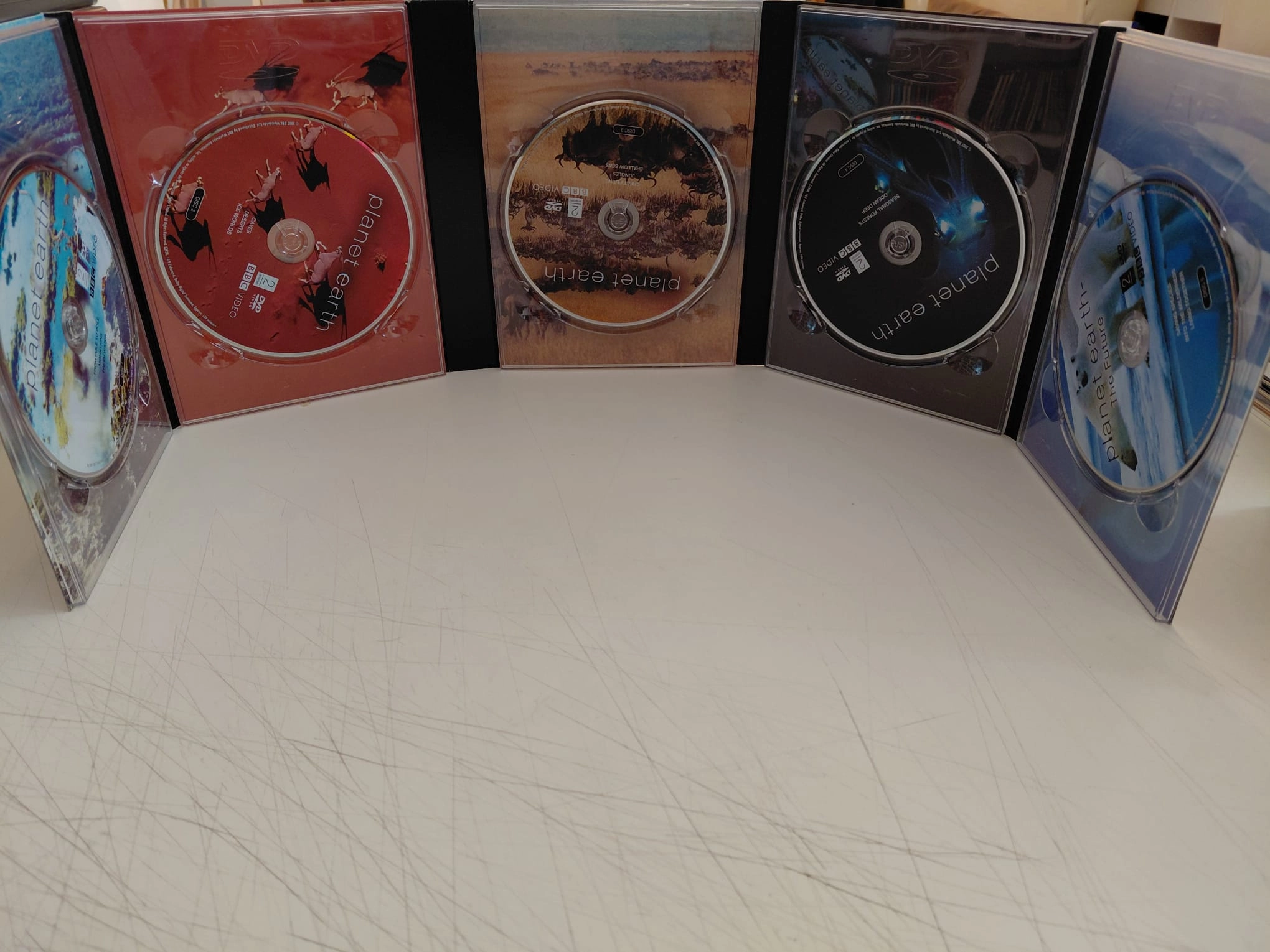 PLANET EARTH ( YERYÜZÜ) - 5xDVD Set /1.Bölge - Türkçe altyazı yoktur-2.el