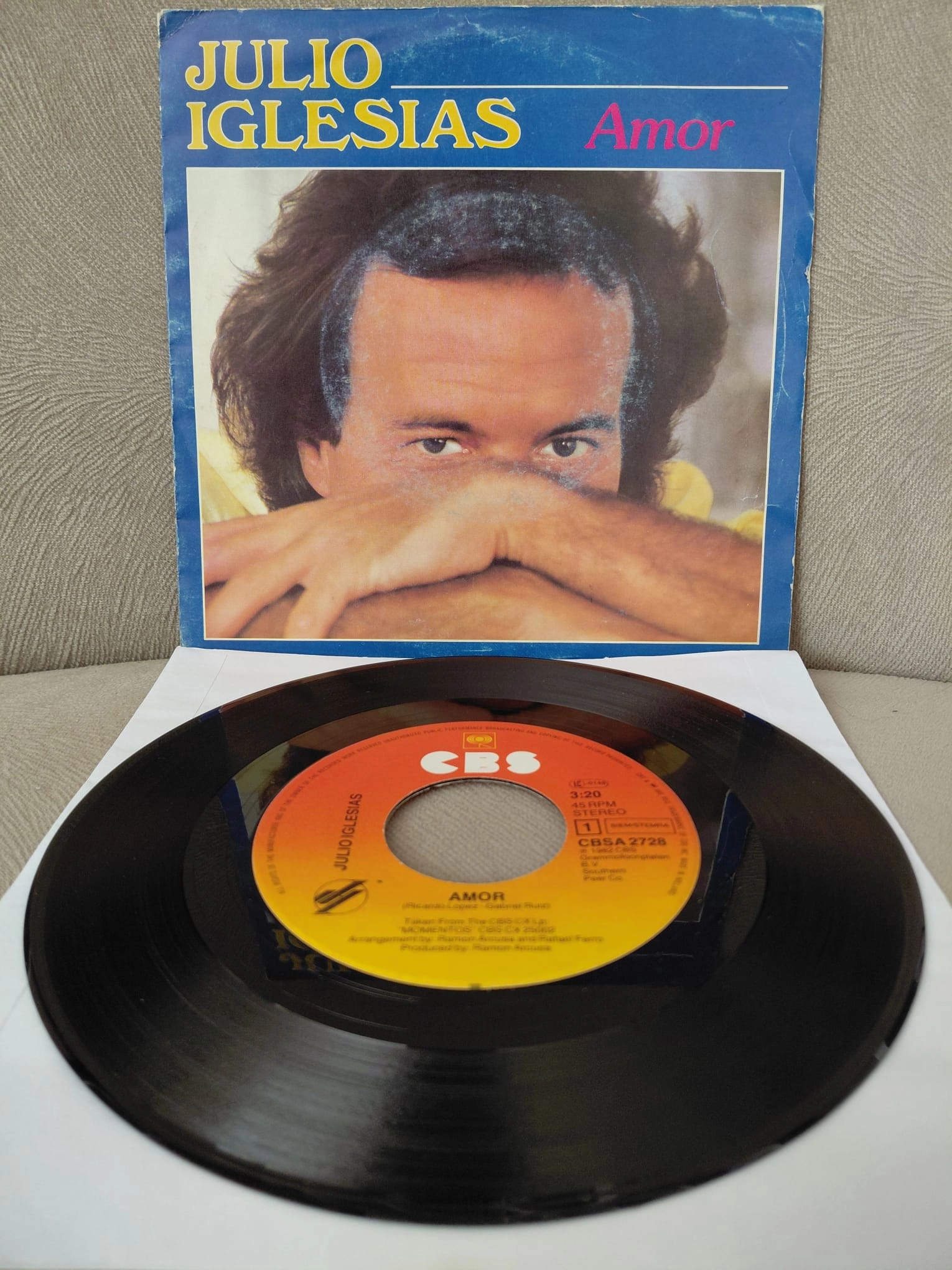 Julio Iglesias  –  Amor -  1982  Hollanda Basım 45 lik Plak