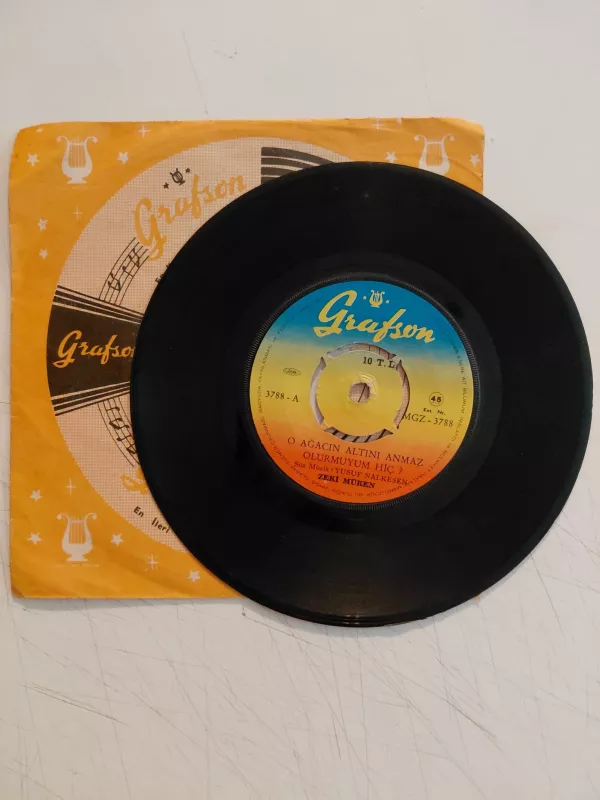 Zeki Müren – O Ağacın Altını Anmaz Olurmuyum Hiç  -  1972 Türkiye Basım 45lik Plak-2.el