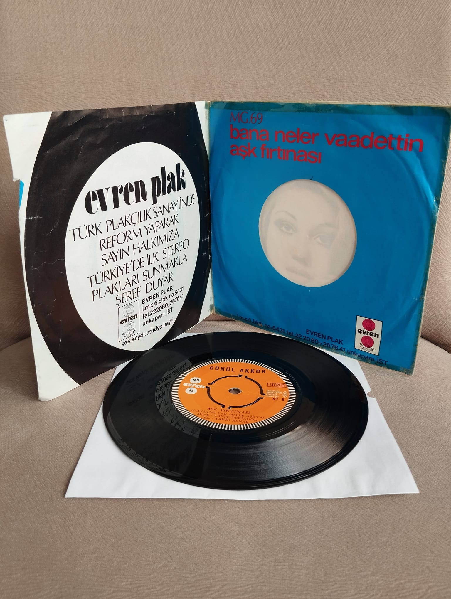 Gönül Akkor ‎– Bana Neler Vadettin / Aşk Fırtınası - 1973 Türkiye Basım 45 lik Plak(Açılır kapak)