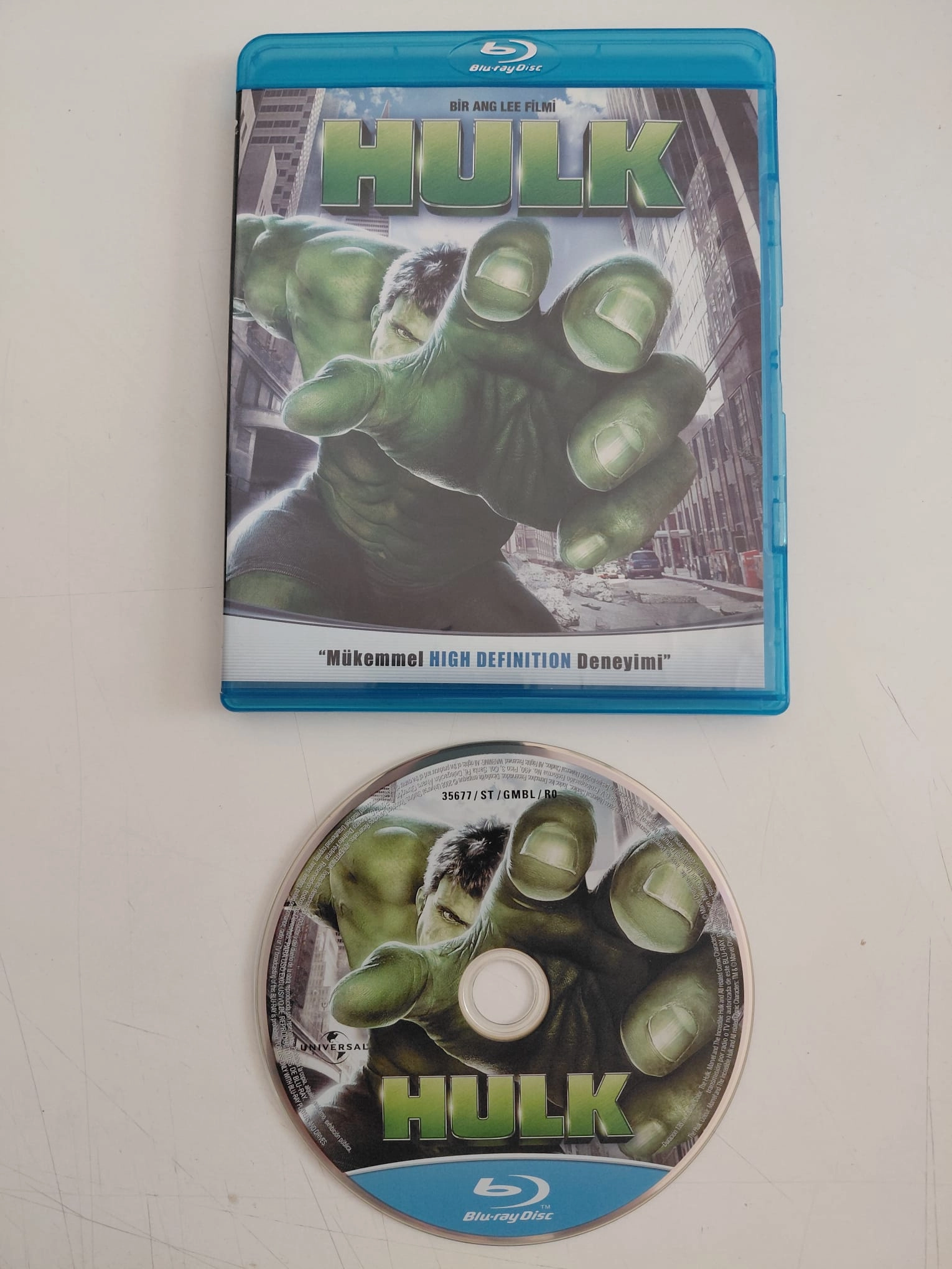 HULK  - Yön:Ang Lee  -  Blu-ray Film-2.el