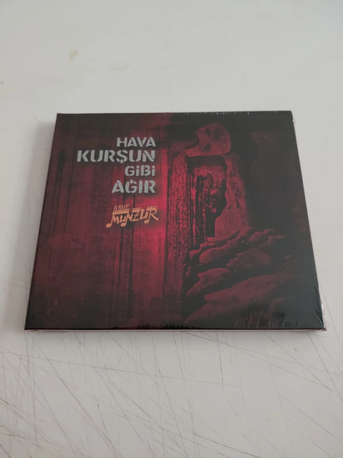 Grup Munzur  – Hava Kurşun Gibi Ağır  - Türkiye Basım CD Albüm ( Açılmamış Ambalajında)