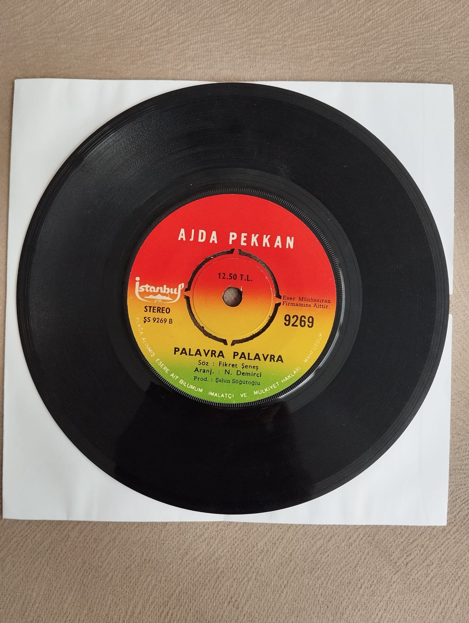 Ajda Pekkan – Seninleyim / Palavra Palavra -  1973 Türkiye Basım 45 lik Plak-2.EL