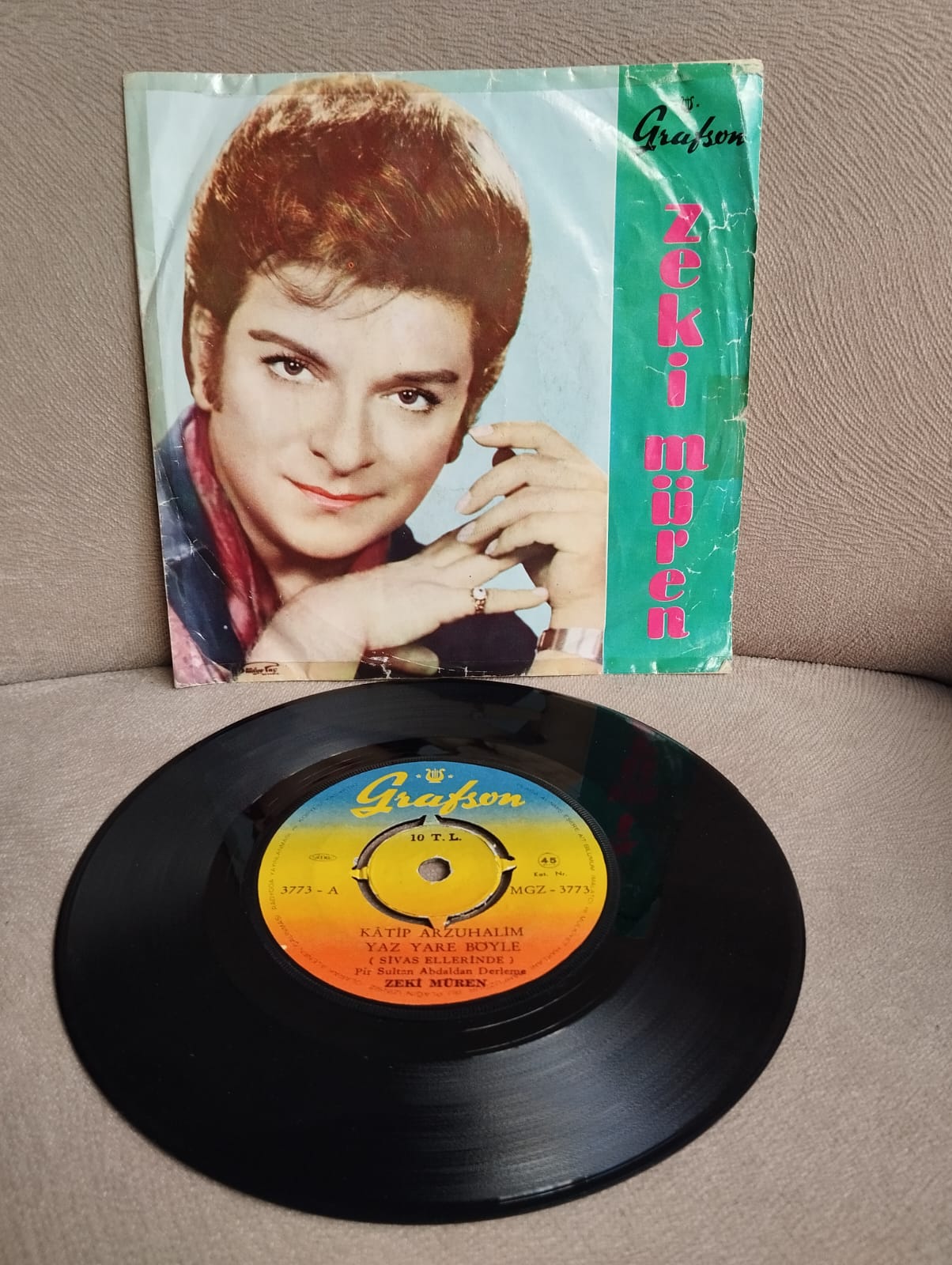 Zeki Müren – Katip Arzuhalim Yaz Yare Böyle / Hey Gidi Koca Dünya - Türkiye Basım 45 lik Plak