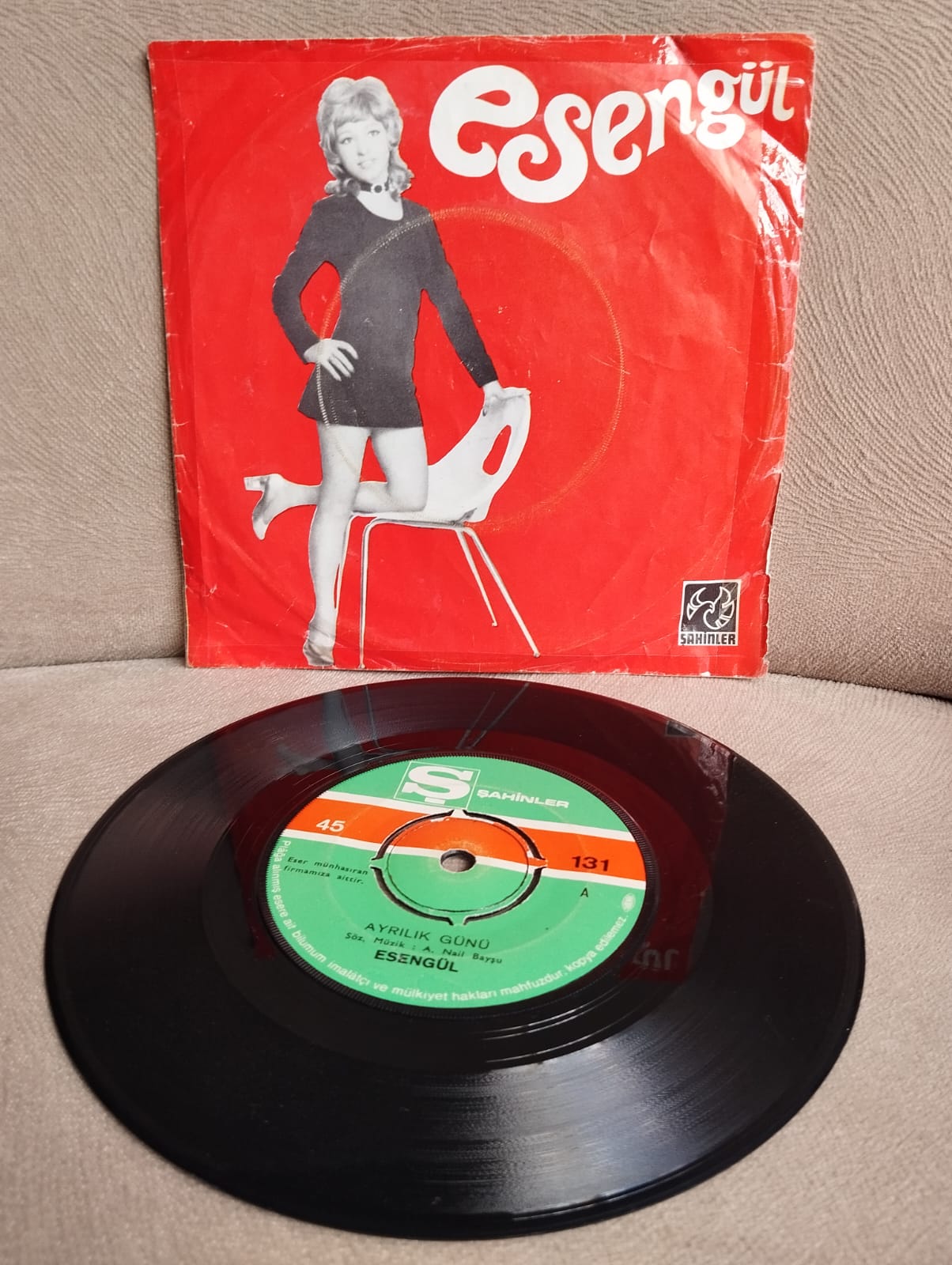Esengül ‎– Ayrılık Günü / Yüzüme Bakmaya Yüzün Yok - 1971 Türkiye Basım  45 lik Plak